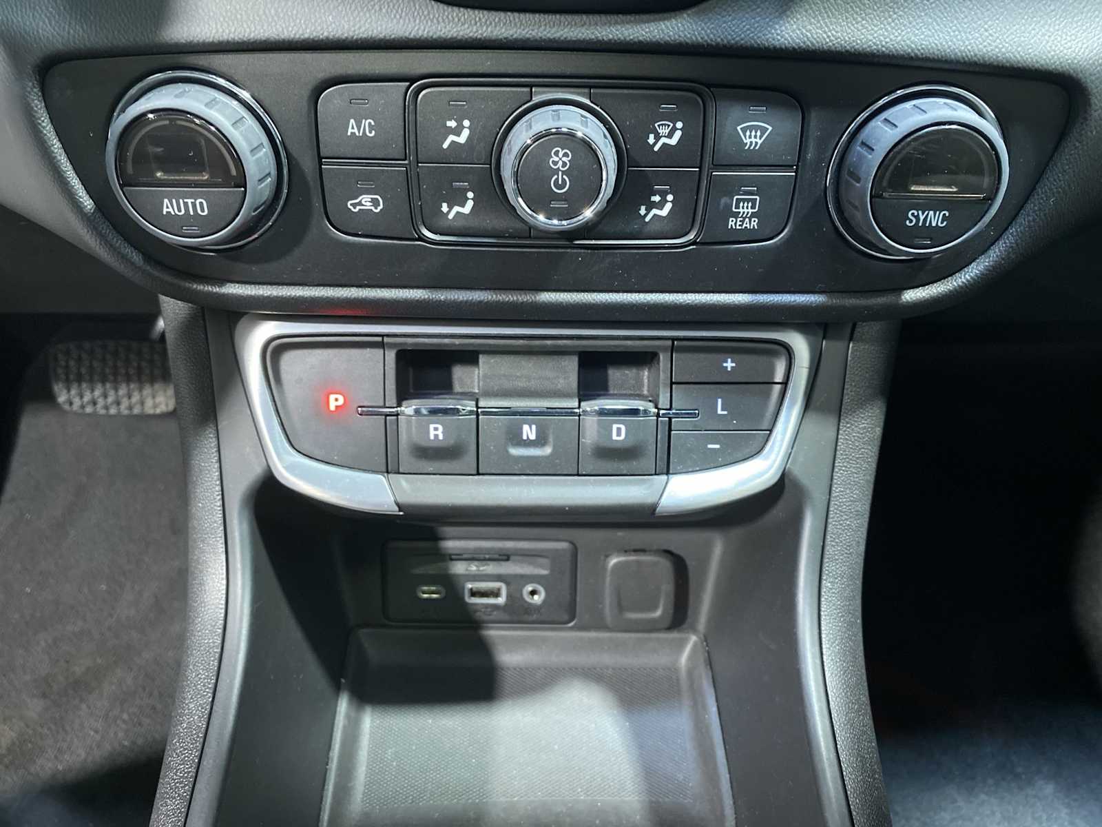 Thumbnail: 2022 GMC Terrain - 17