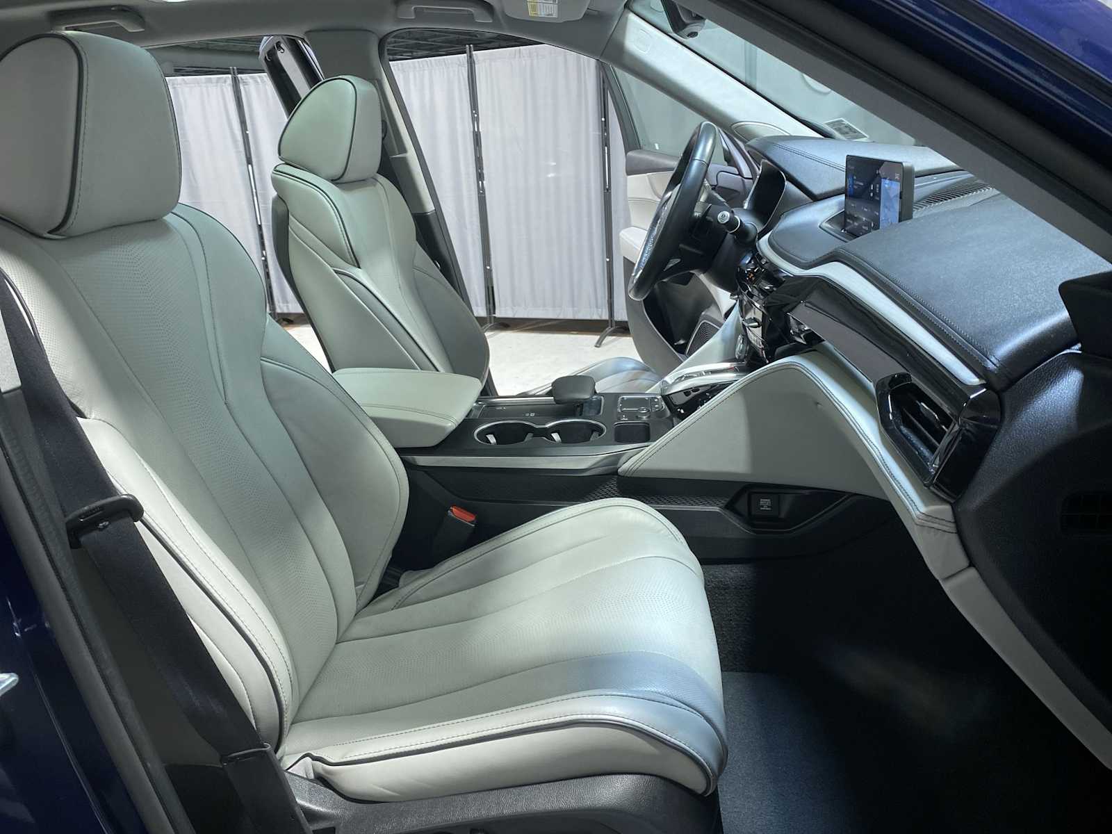 Thumbnail: 2023 Acura MDX - 14