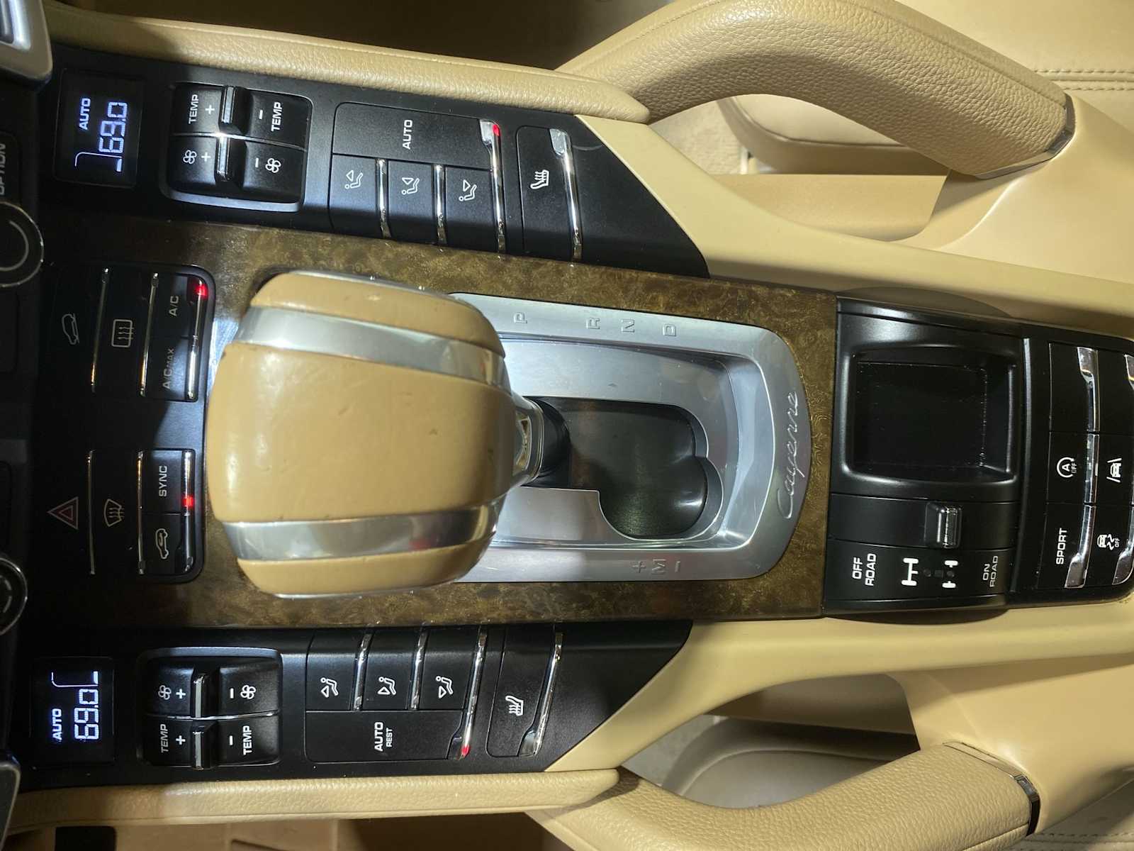 Thumbnail: 2014 Porsche Cayenne - 17