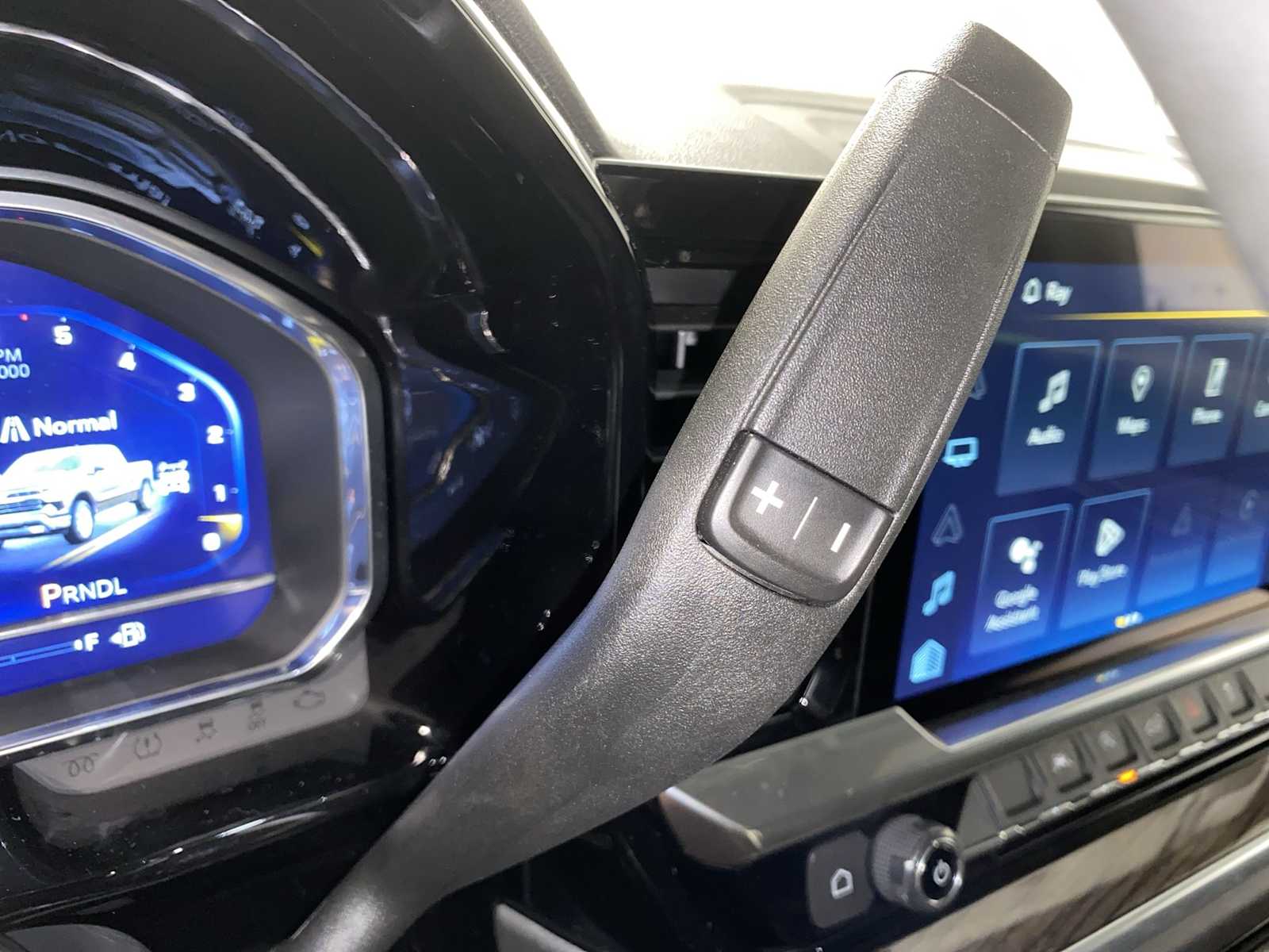 Thumbnail: 2022 Chevrolet Silverado 1500 - 17