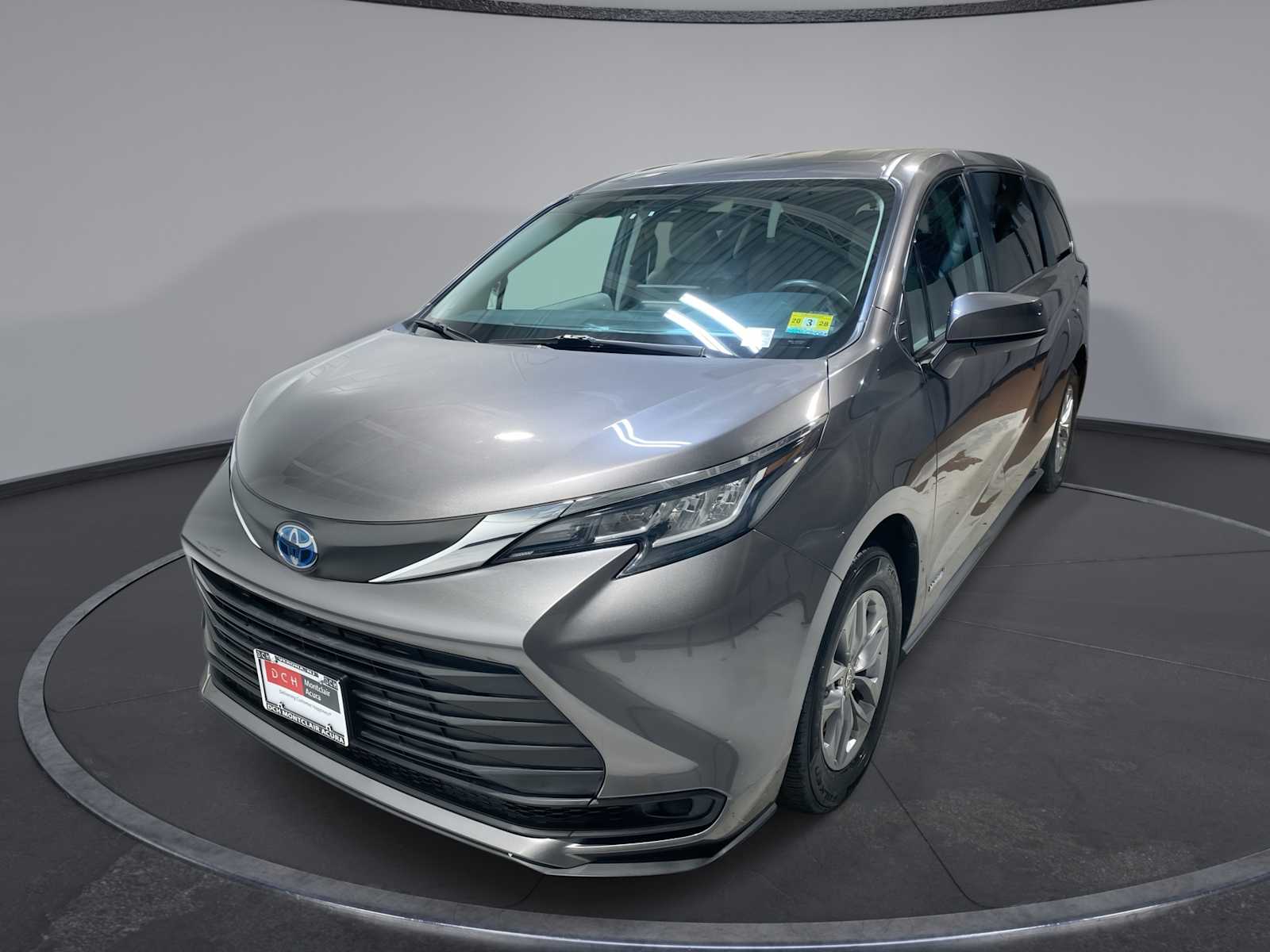 Thumbnail: 2021 Toyota Sienna - 1