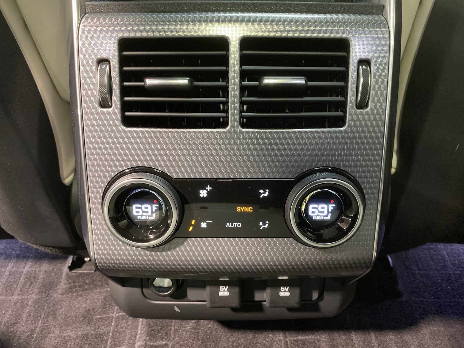 Thumbnail: 2020 Land Rover Range Rover Sport - 25