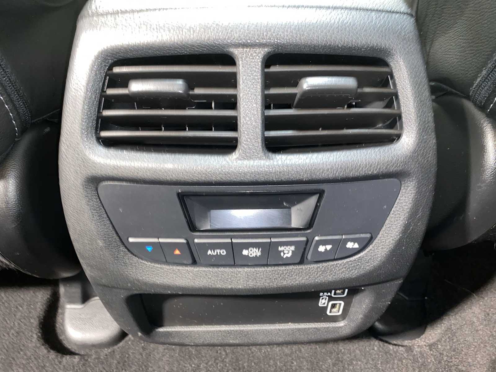 Thumbnail: 2019 Honda Pilot - 25