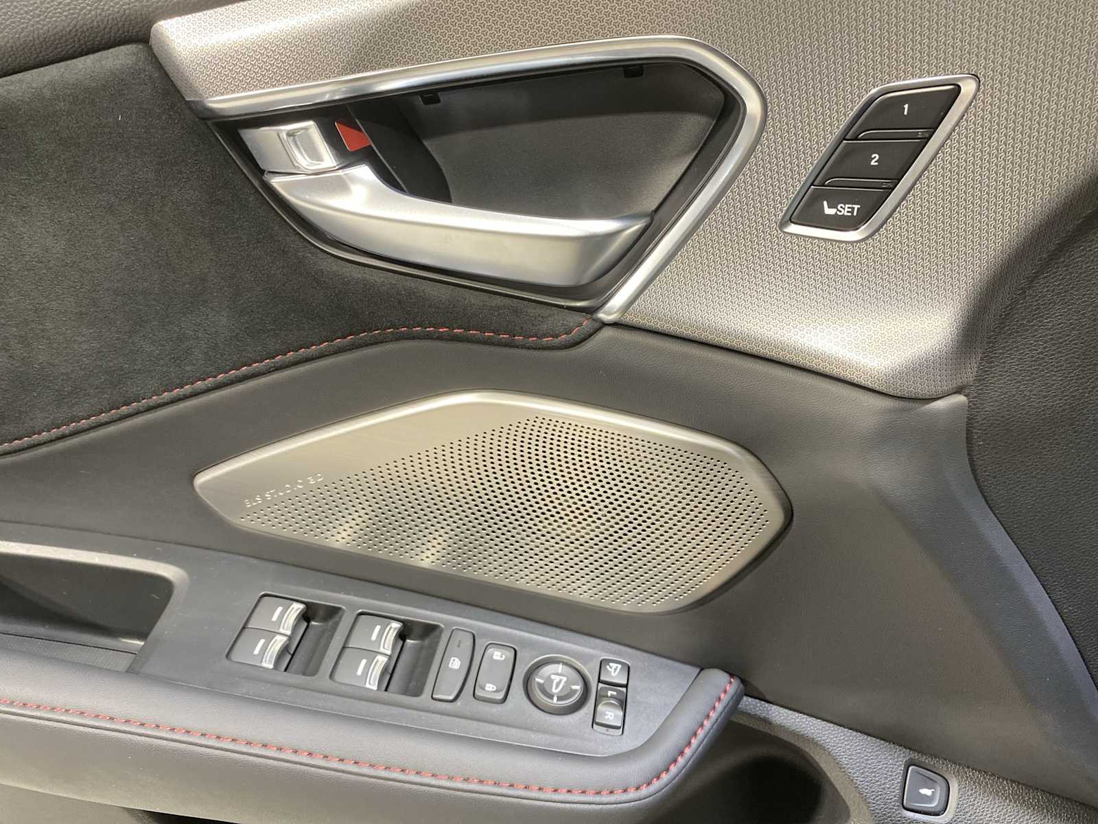 Thumbnail: 2025 Acura RDX - 23