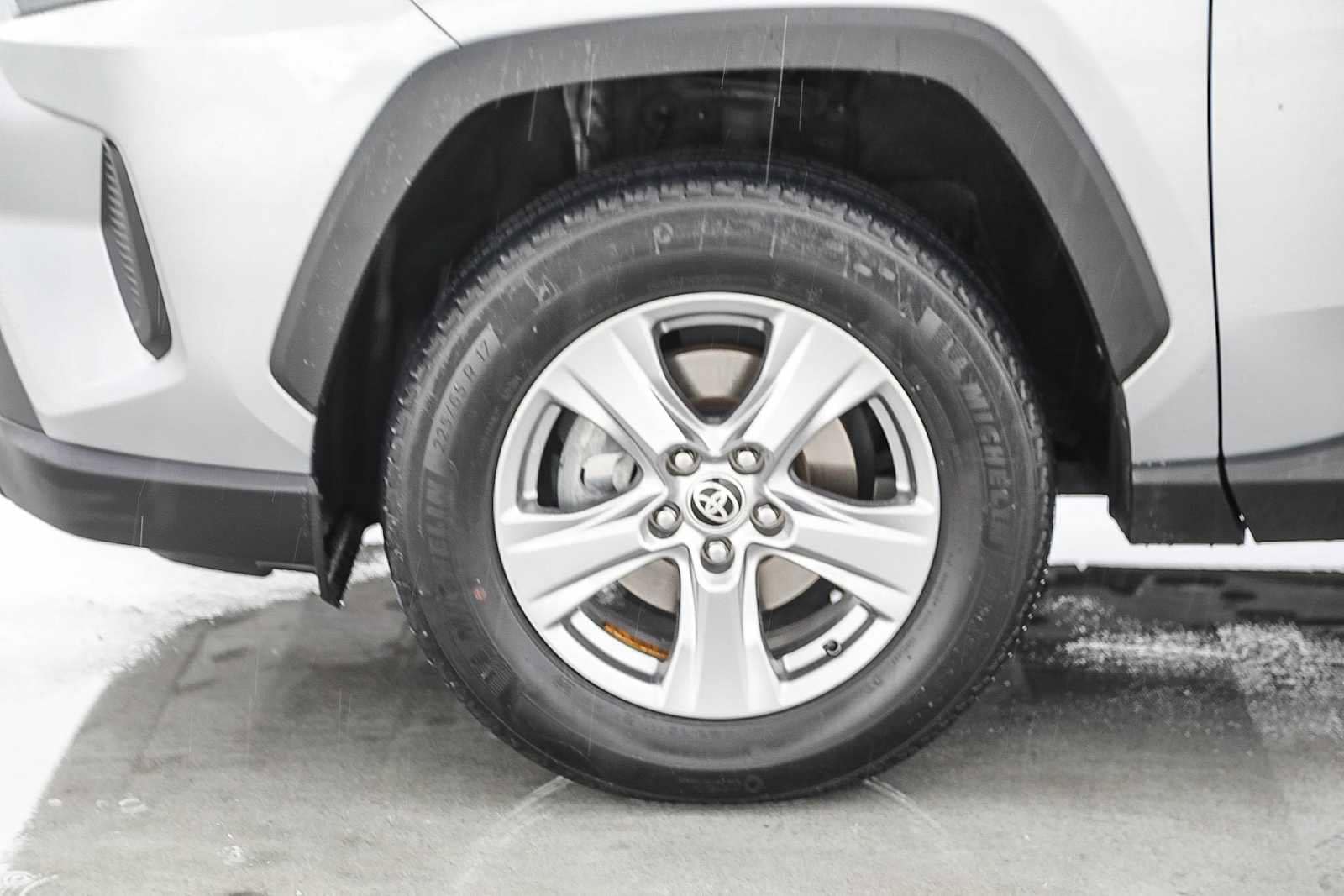 Thumbnail: 2022 Toyota RAV4 - 11