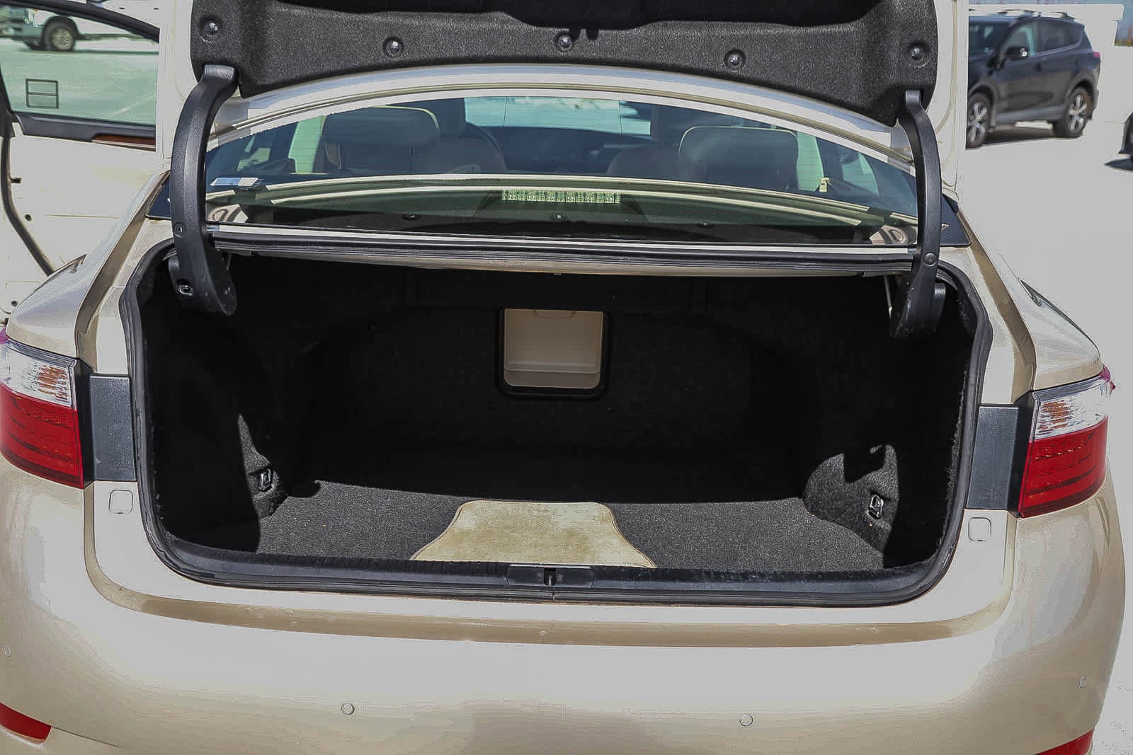 Thumbnail: 2013 Lexus ES - 25