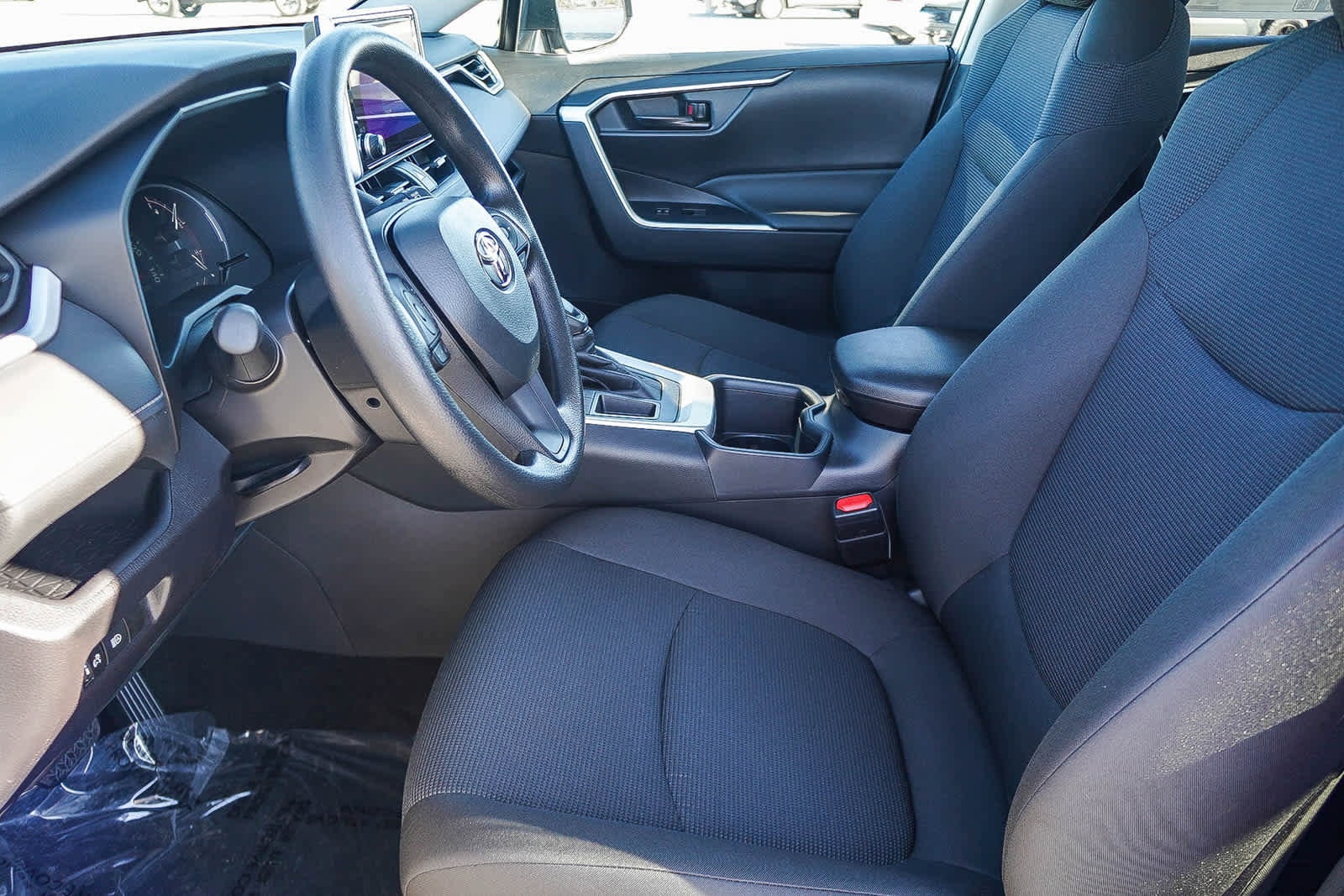 Thumbnail: 2025 Toyota RAV4 - 22