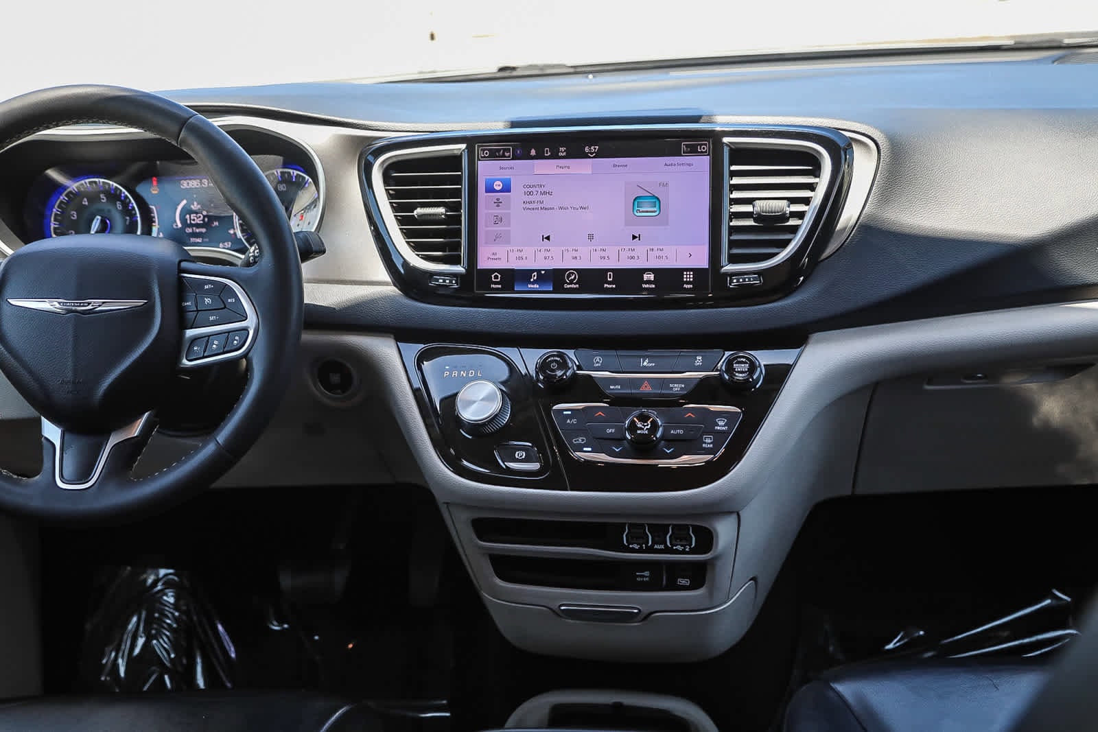 Thumbnail: 2022 Chrysler Pacifica - 12