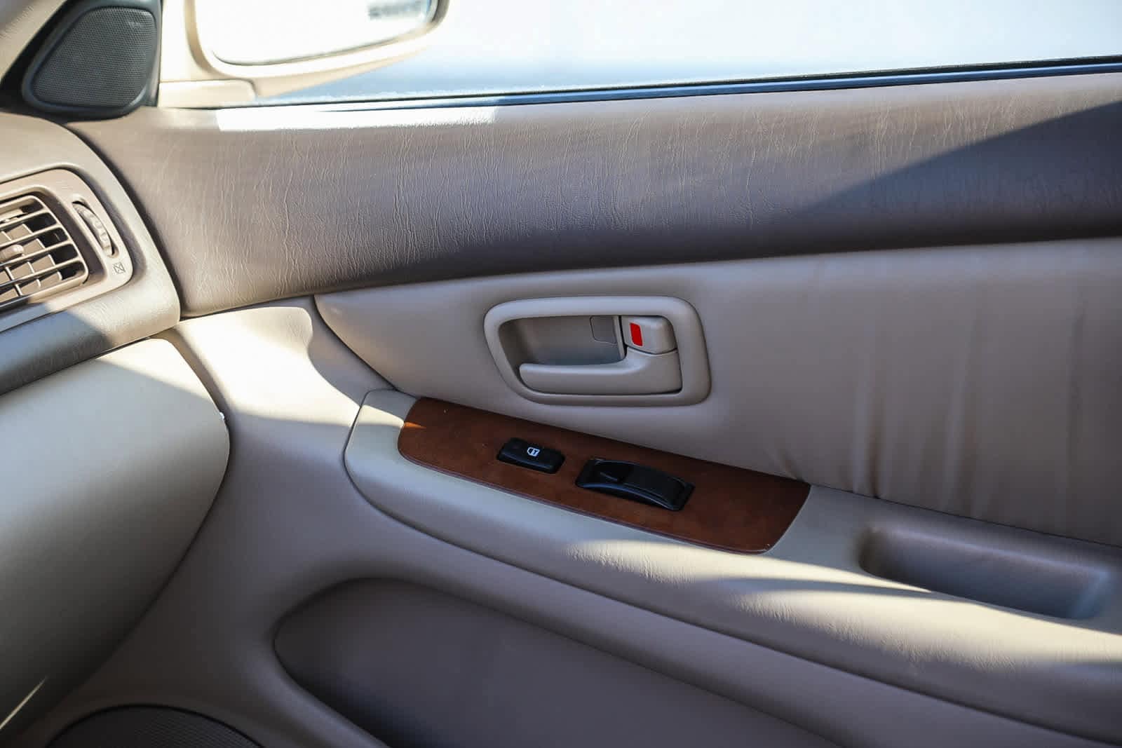 Thumbnail: 1997 Lexus ES - 20