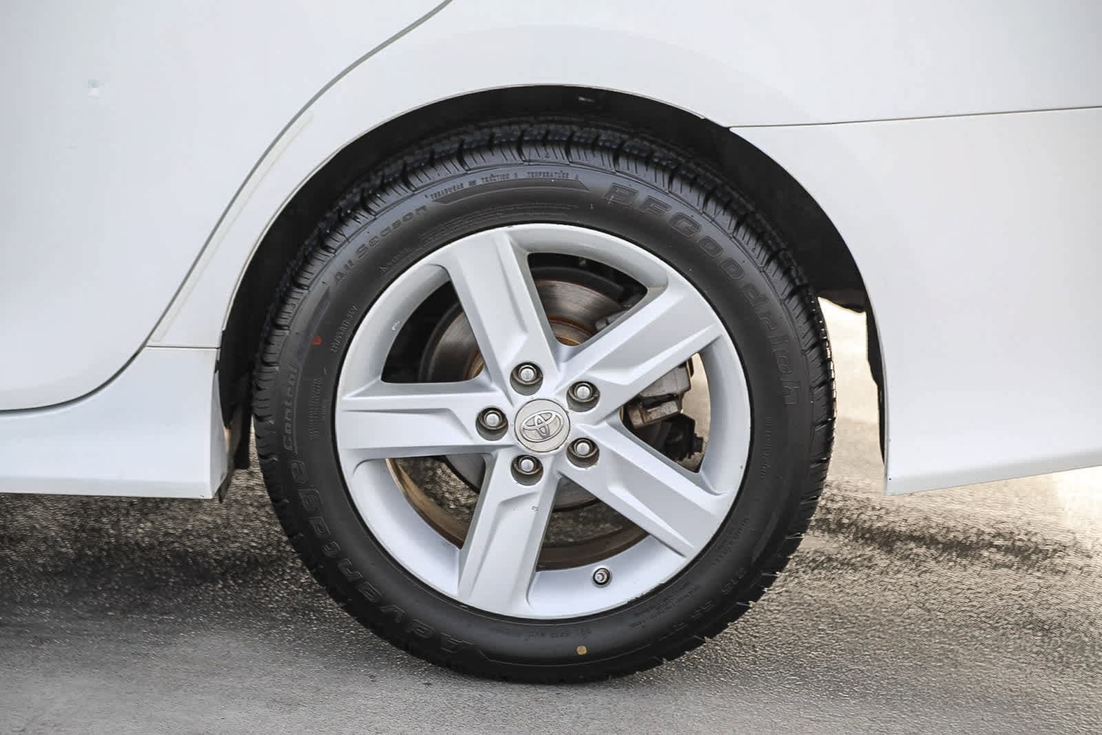 Thumbnail: 2012 Toyota Camry - 11