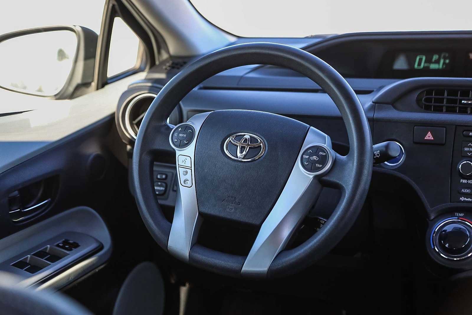 Thumbnail: 2012 Toyota Prius c - 15