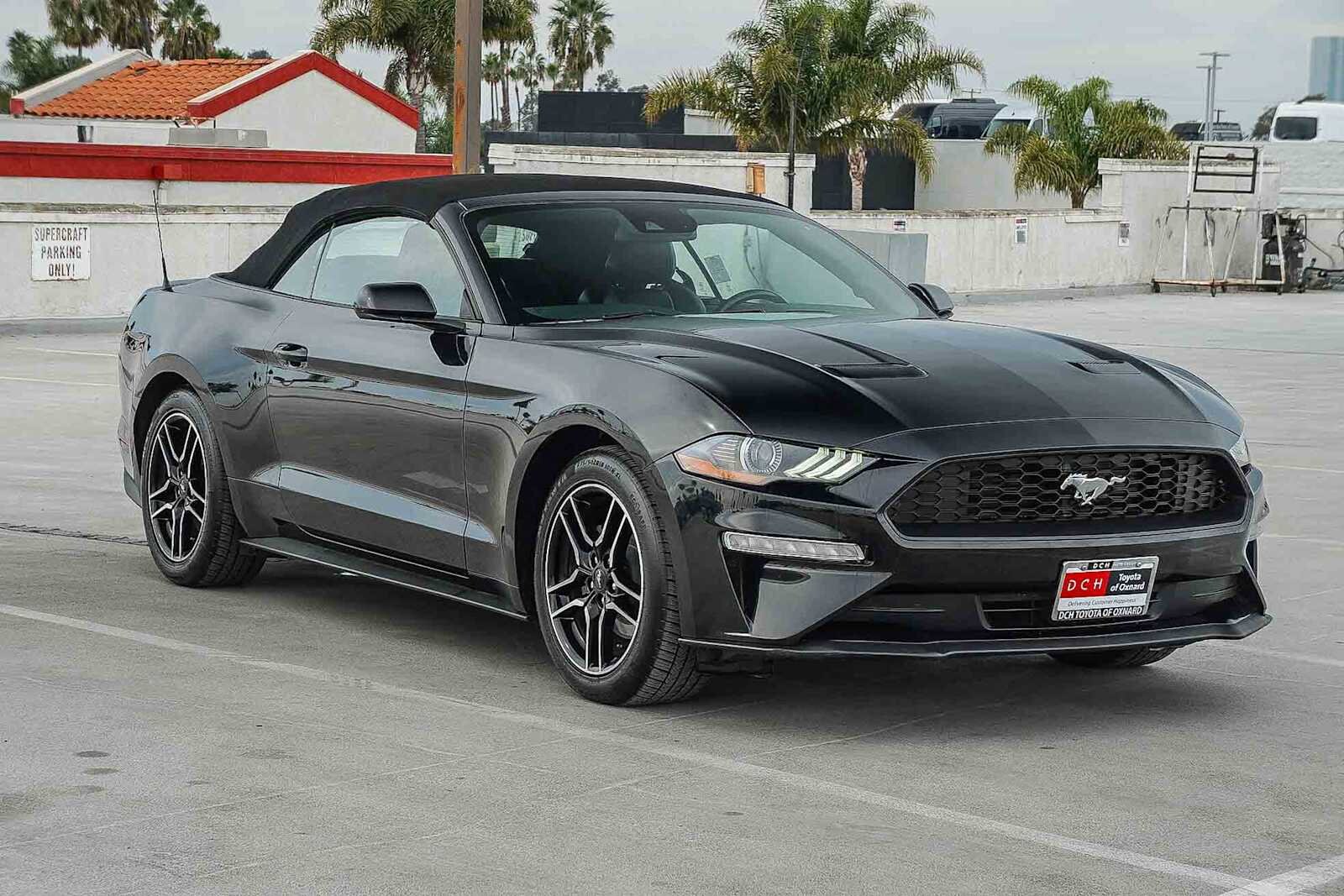 2022 Ford Mustang Convertible photo 3