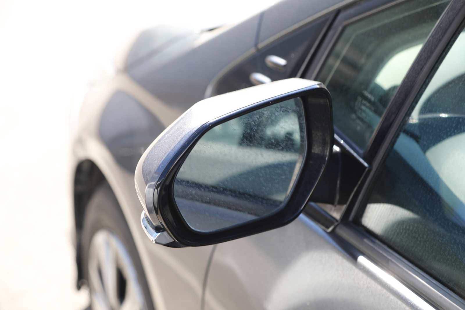 Thumbnail: 2019 Toyota Prius Prime - 18