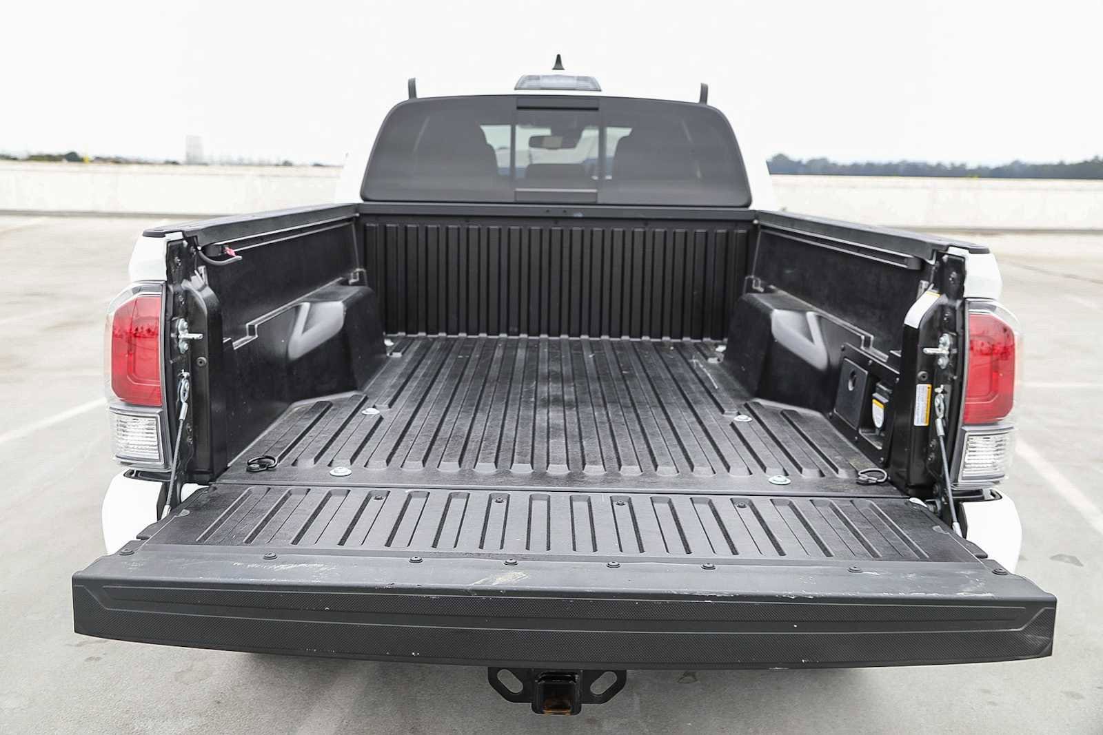 Thumbnail: 2023 Toyota Tacoma - 25