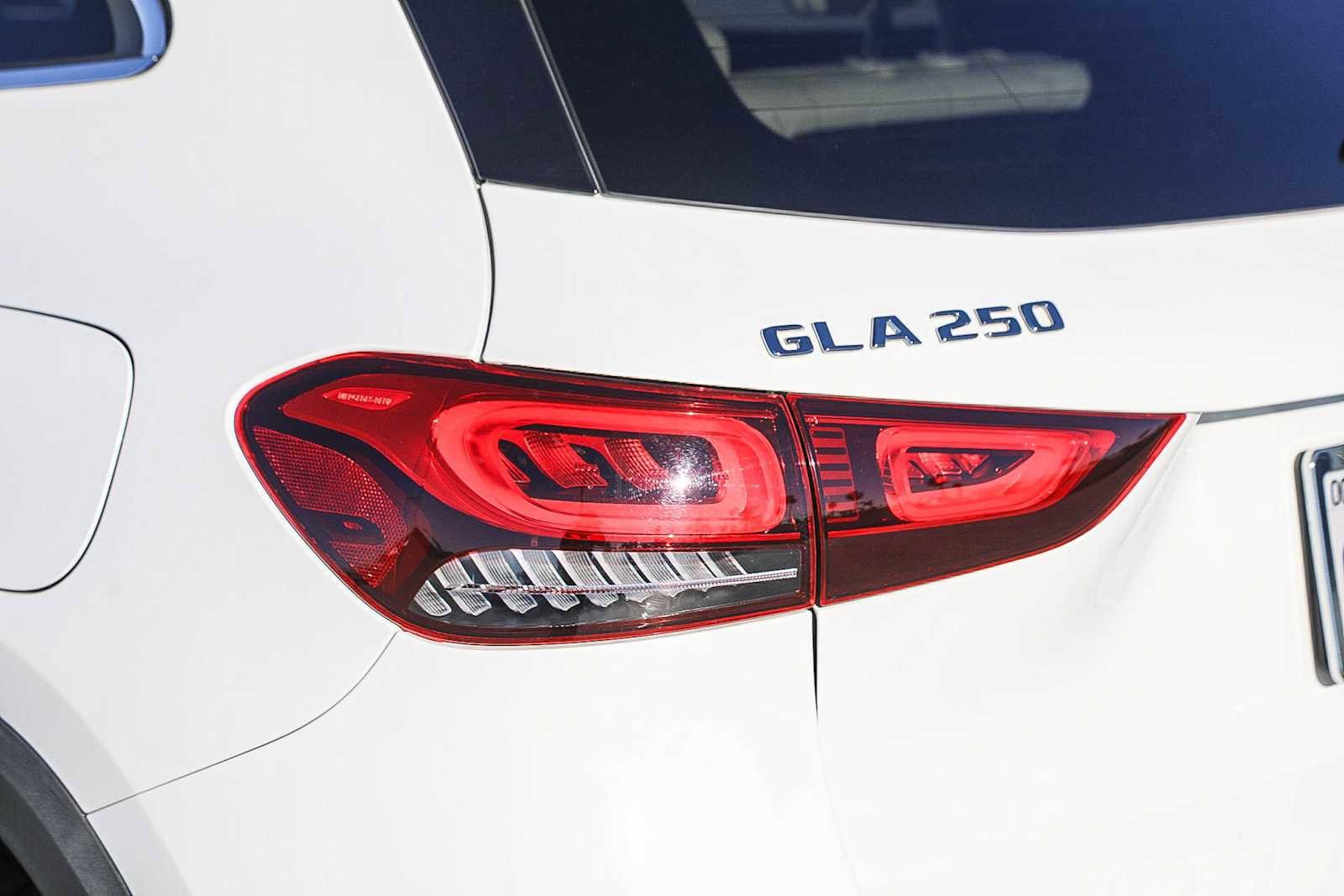 Thumbnail: 2021 Mercedes-Benz GLA - 9