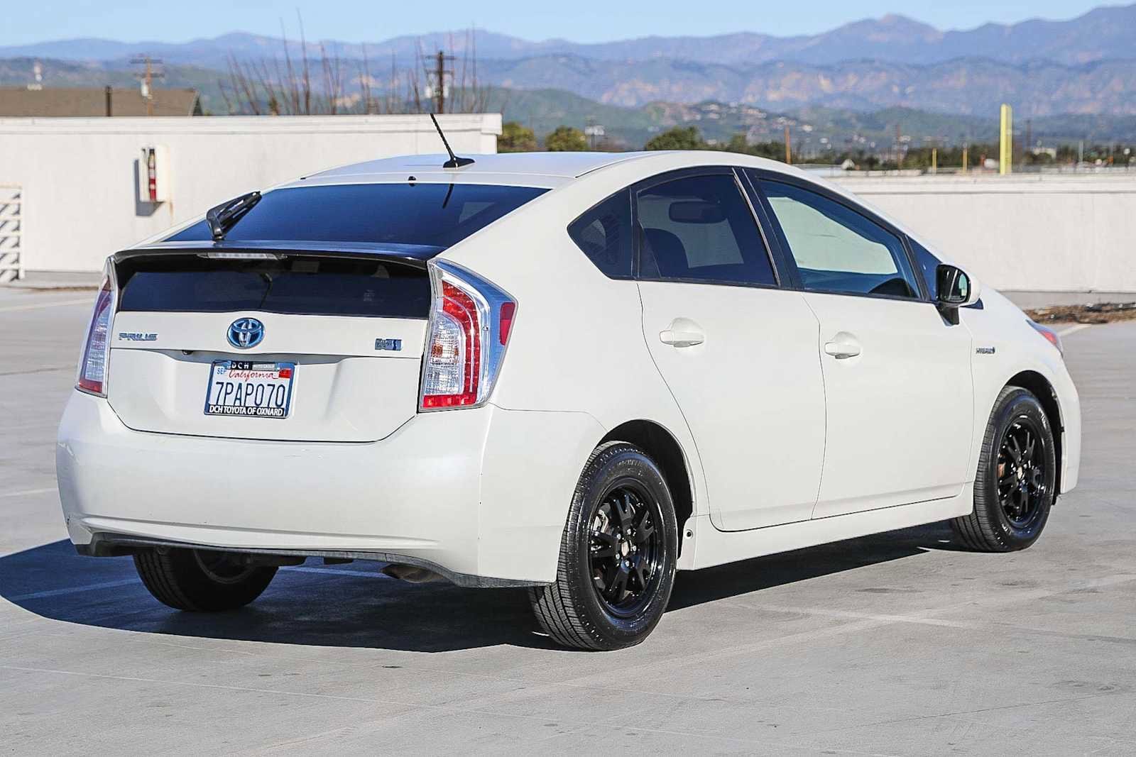 Thumbnail: 2015 Toyota Prius - 5