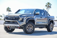 2026 Toyota Tacoma i-FORCE MAX Trailhunter 4X4 DOUBLE CAB HV
