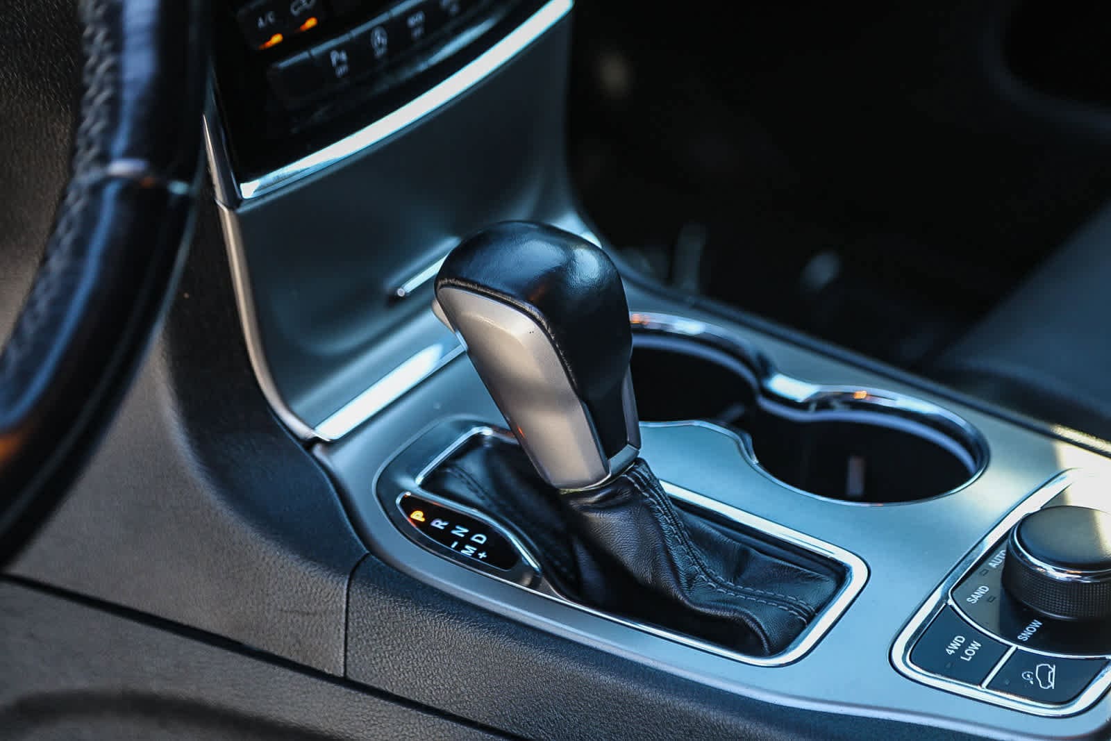 Thumbnail: 2020 Jeep Grand Cherokee - 20