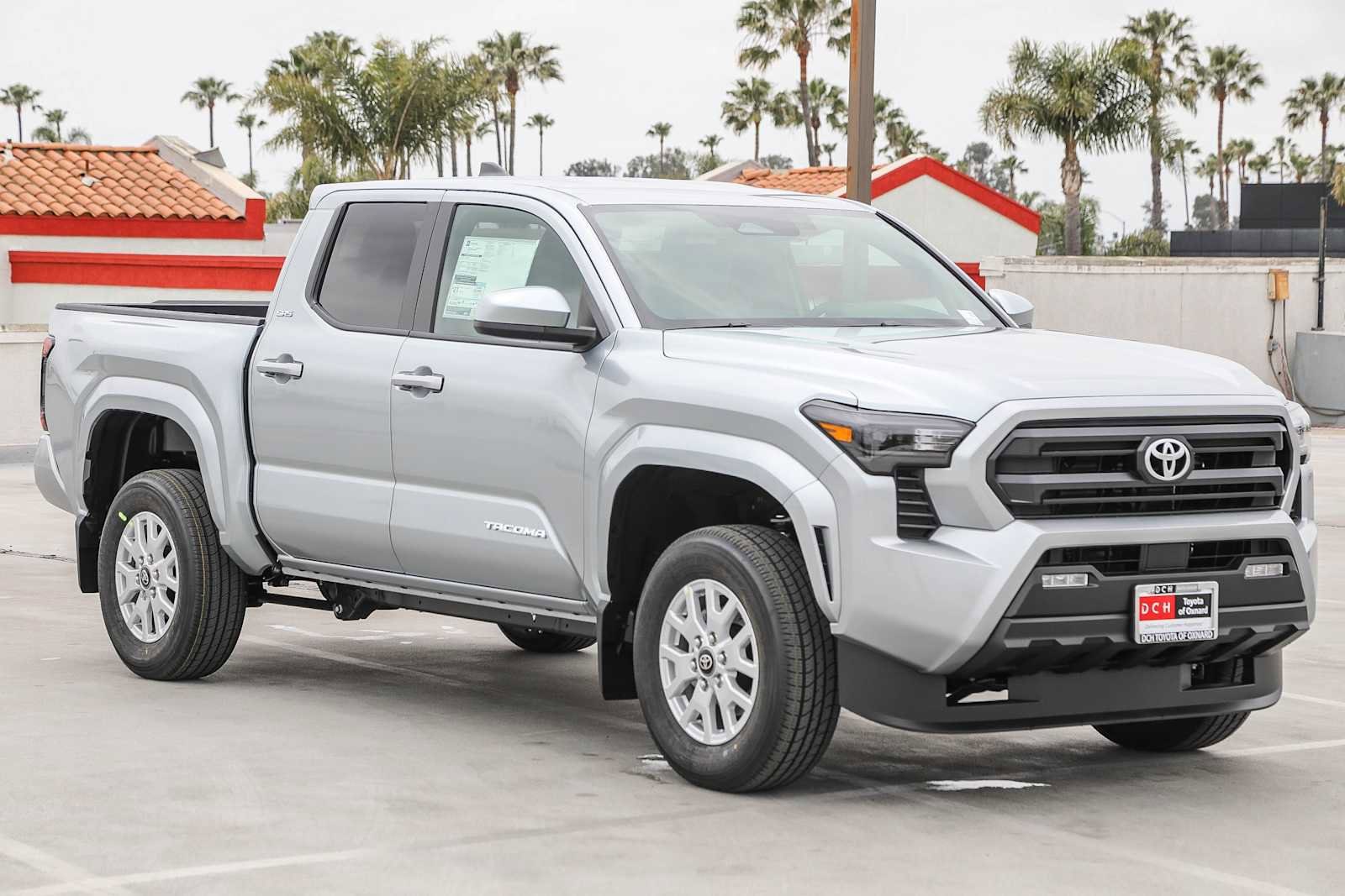 2025 Toyota Tacoma SR5 3