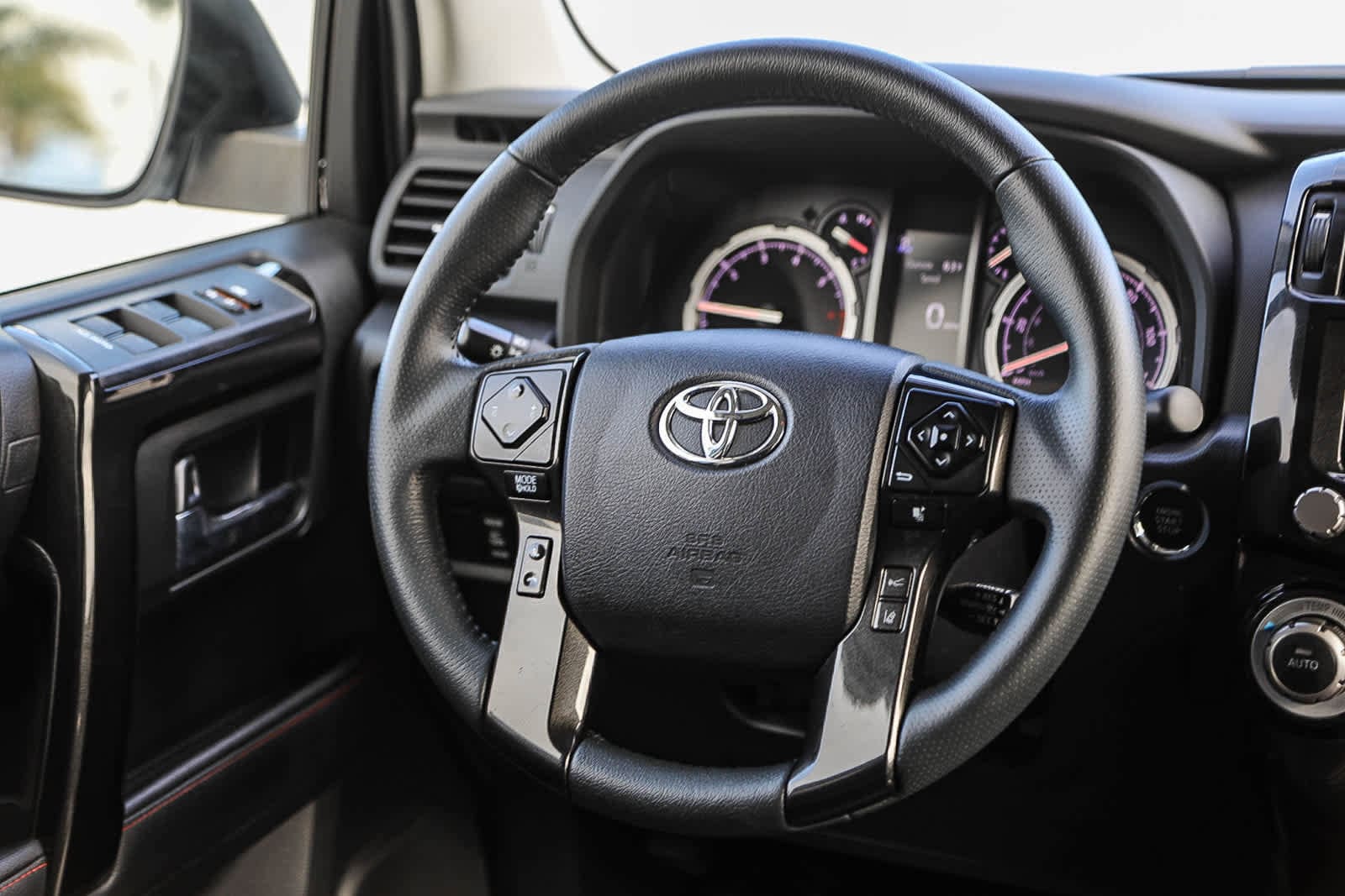 Thumbnail: 2022 Toyota 4Runner - 15