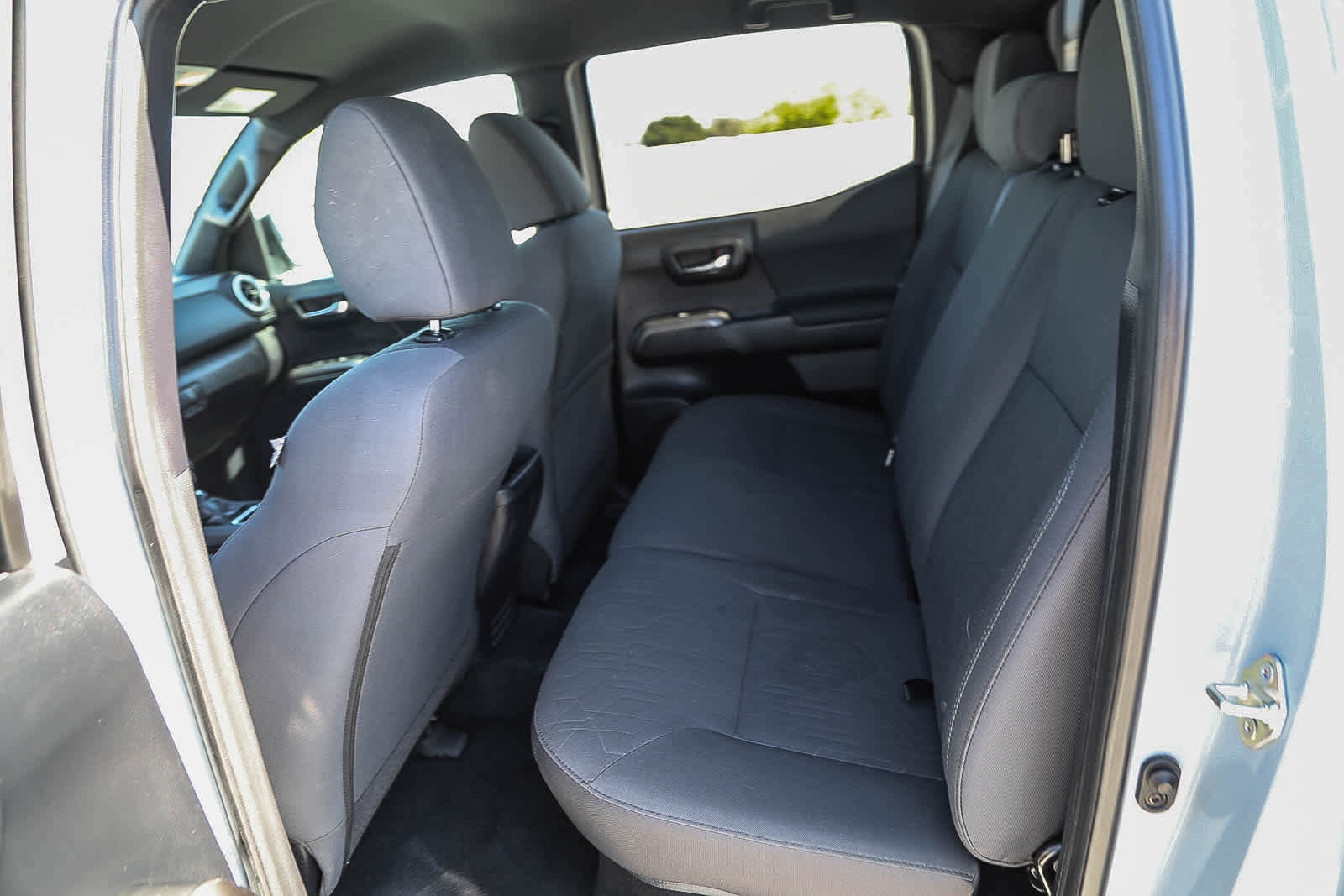 Thumbnail: 2019 Toyota Tacoma - 18