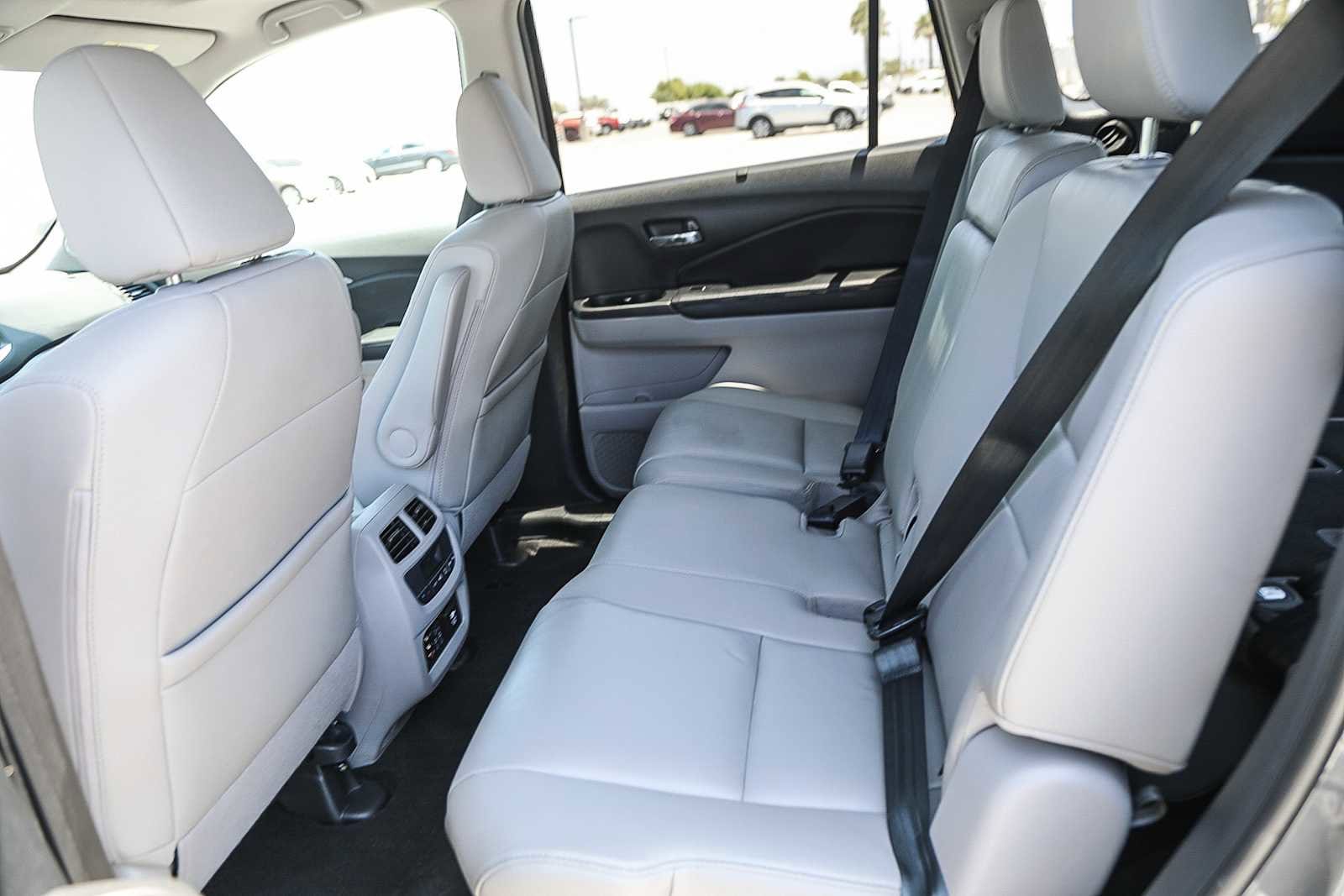 Thumbnail: 2016 Honda Pilot - 17