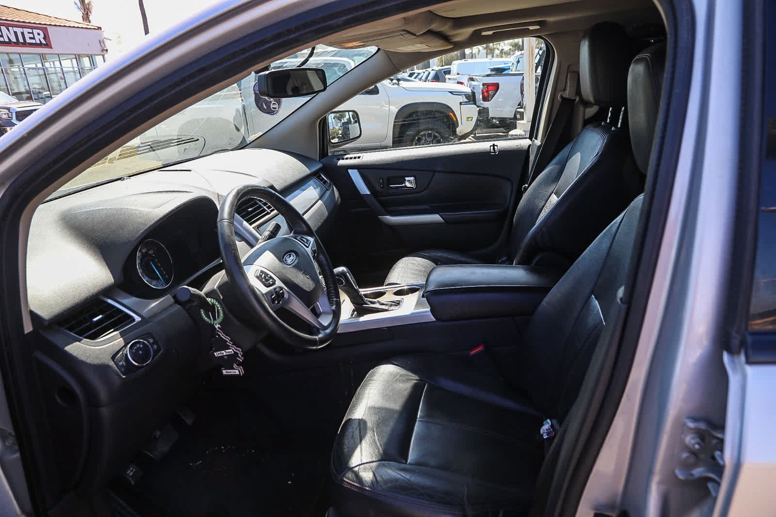 Thumbnail: 2011 Ford Edge - 24