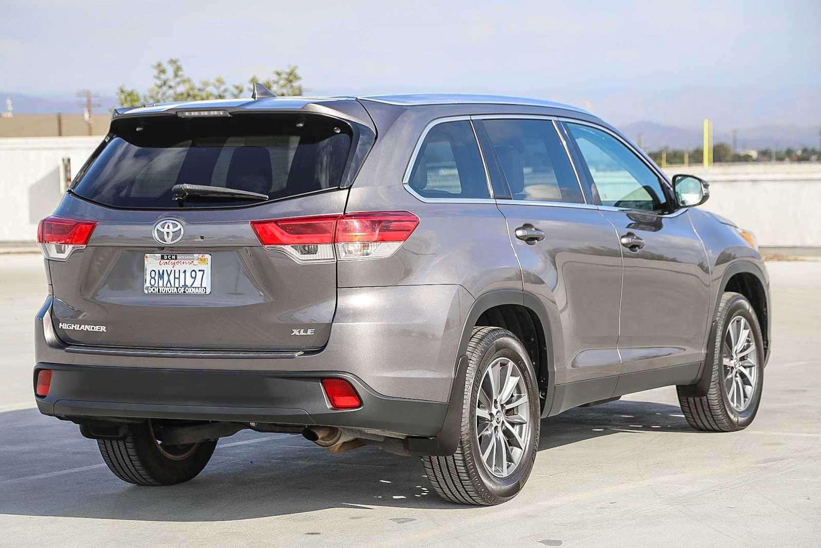 Thumbnail: 2019 Toyota Highlander - 5