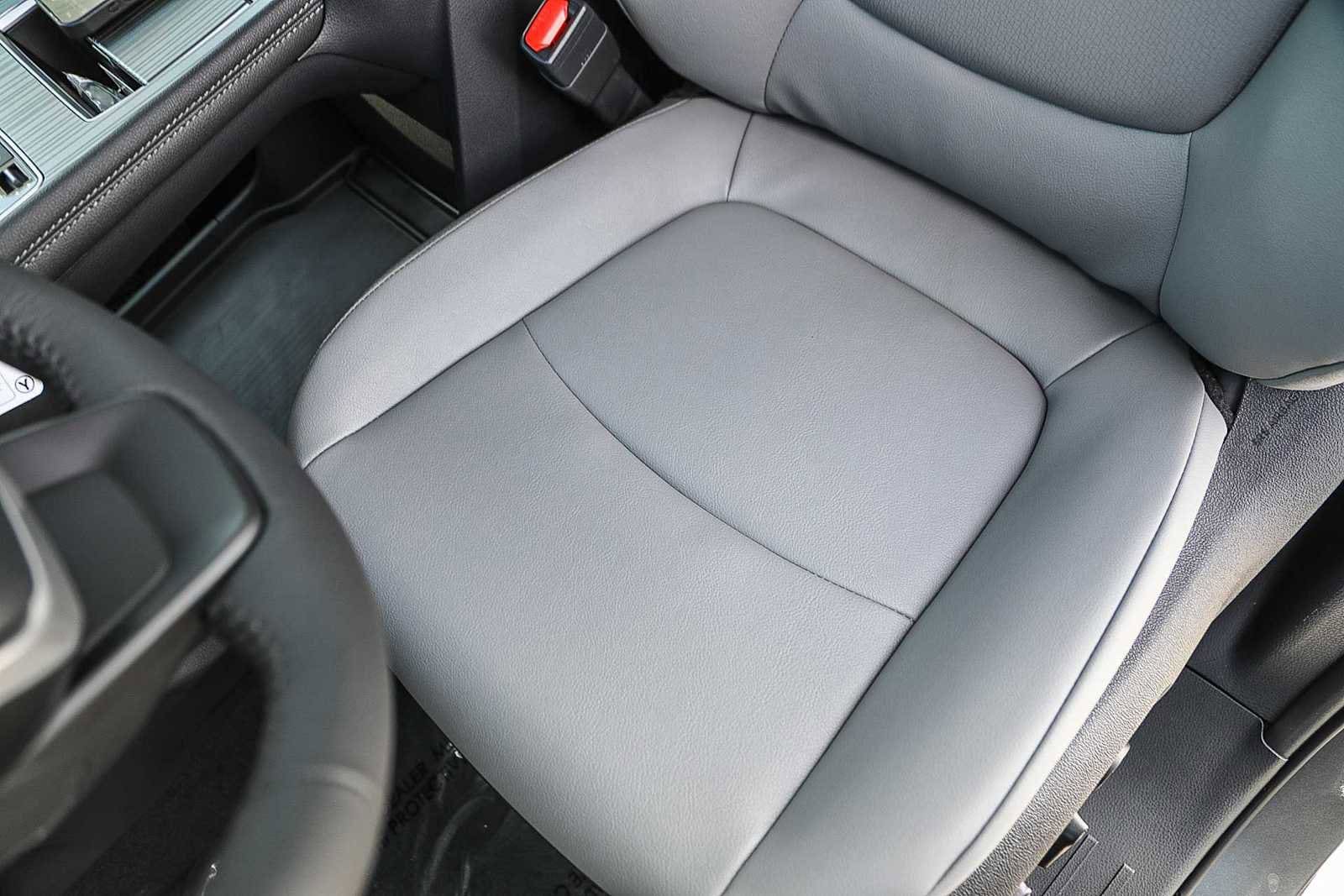 Thumbnail: 2025 Toyota Sienna - 24