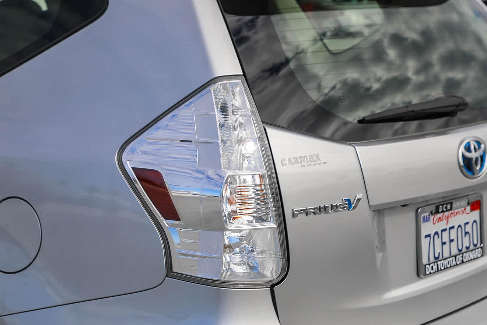 Thumbnail: 2013 Toyota Prius v - 9