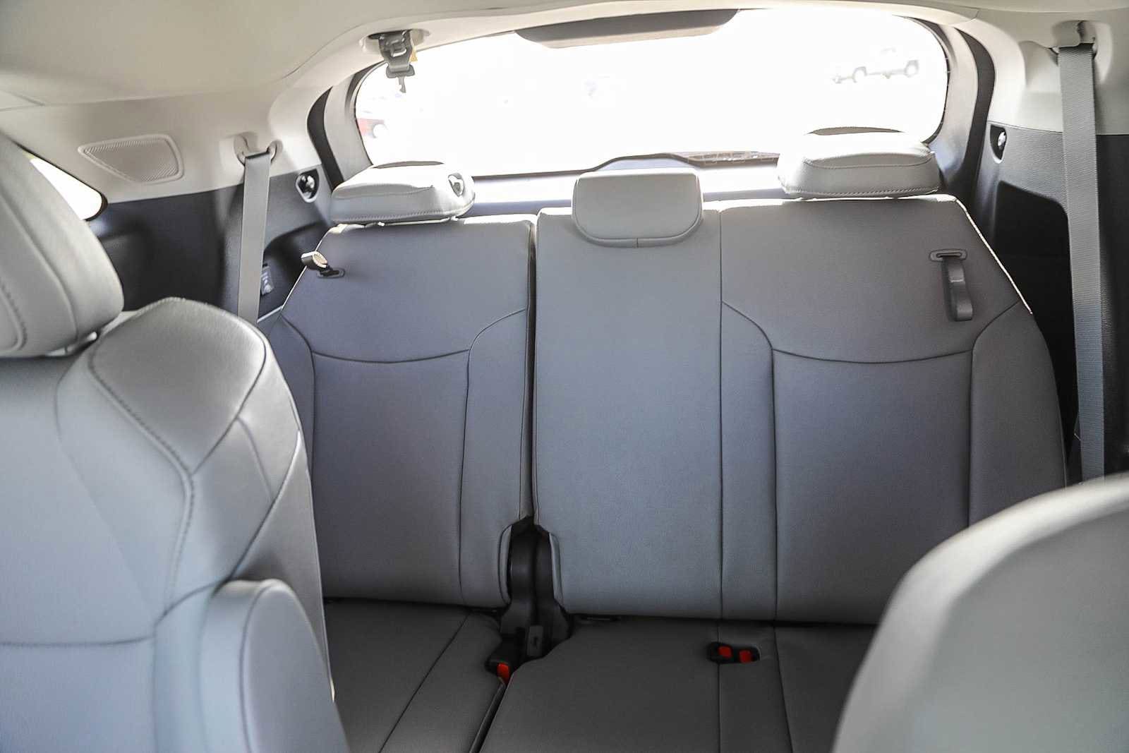 Thumbnail: 2025 Toyota Sienna - 18