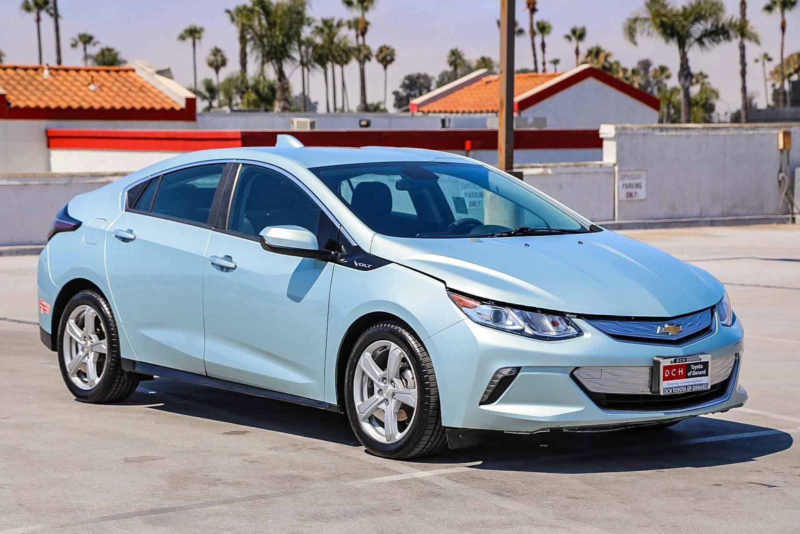 Thumbnail: 2018 Chevrolet Volt - 4