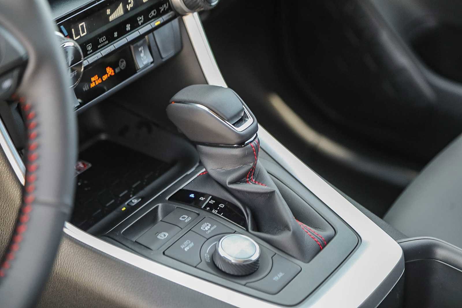 Thumbnail: 2025 Toyota RAV4 - 22