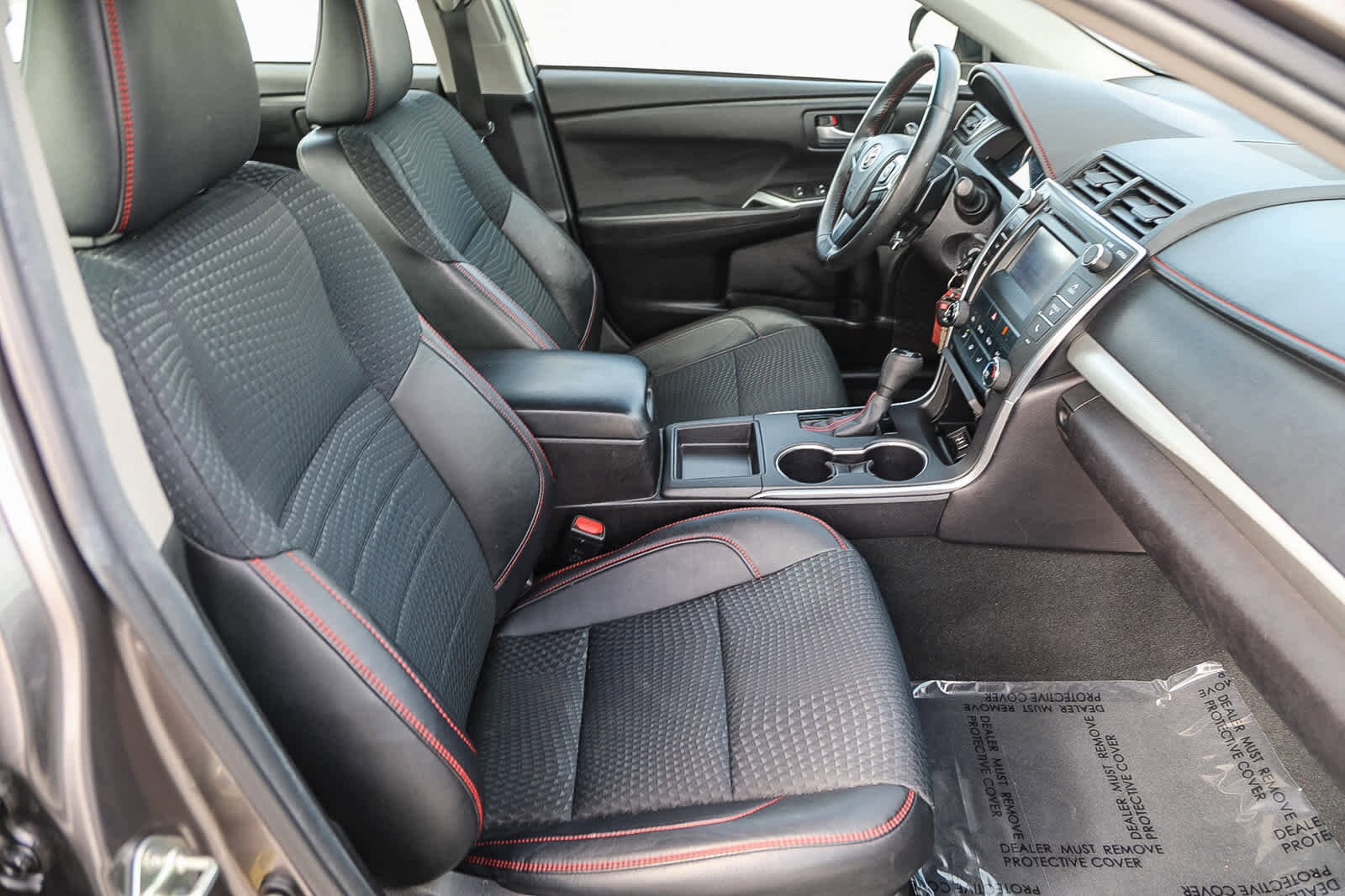 Thumbnail: 2015 Toyota Camry - 16