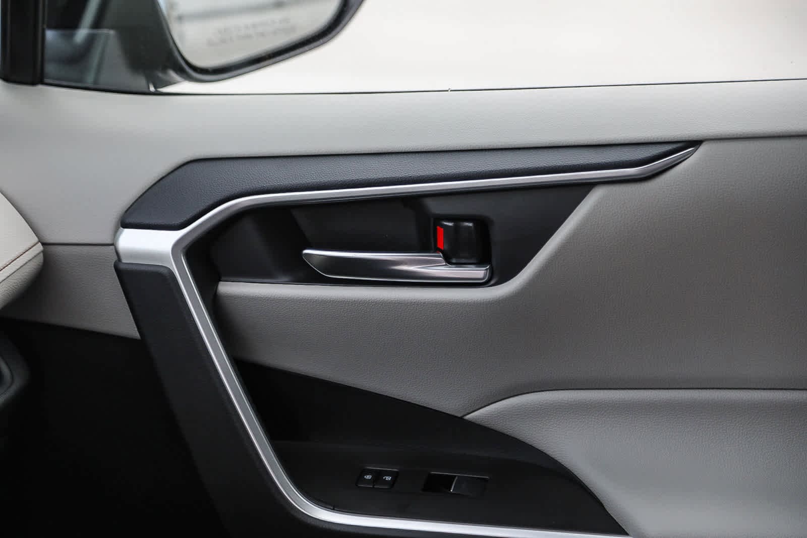 Thumbnail: 2025 Toyota RAV4 - 23