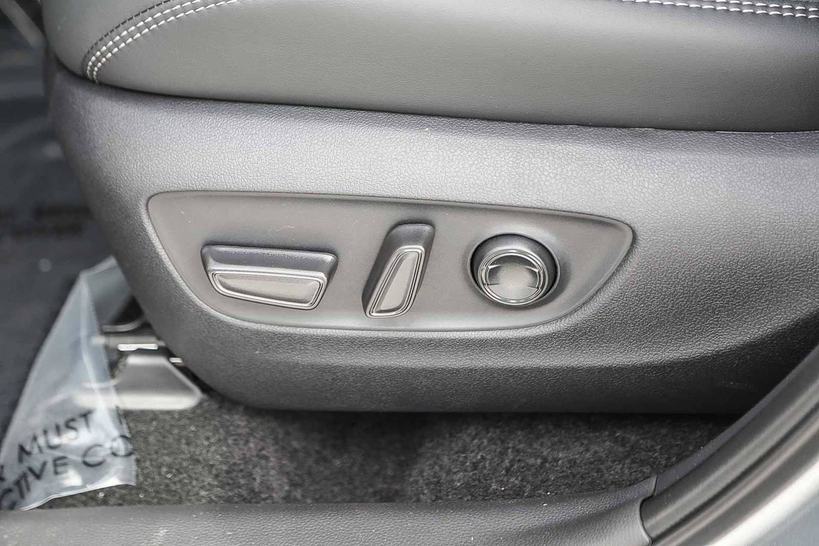 Thumbnail: 2025 Toyota RAV4 - 21