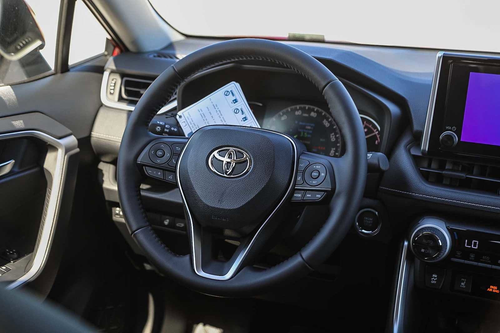 Thumbnail: 2025 Toyota RAV4 - 14