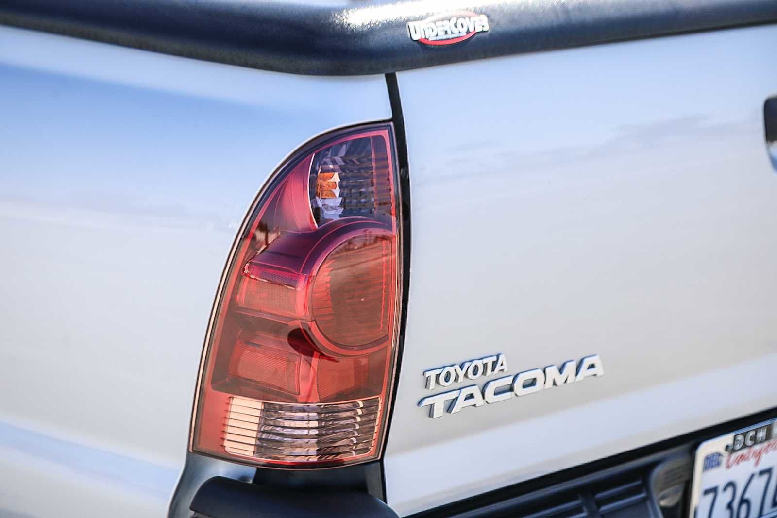 Thumbnail: 2013 Toyota Tacoma - 8