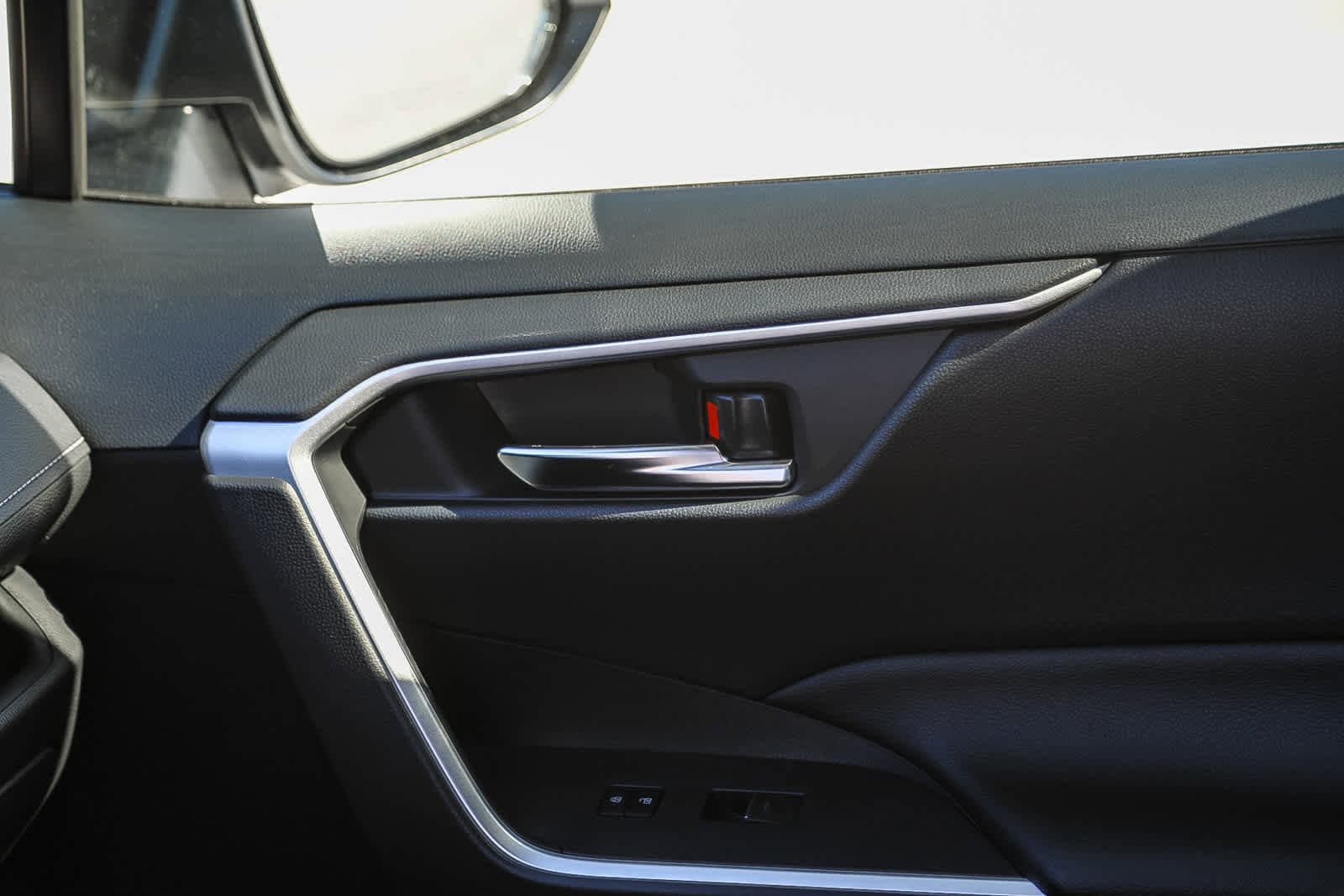 Thumbnail: 2025 Toyota RAV4 - 22