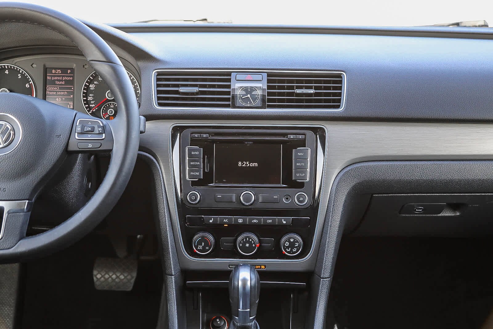 Thumbnail: 2014 Volkswagen Passat - 13