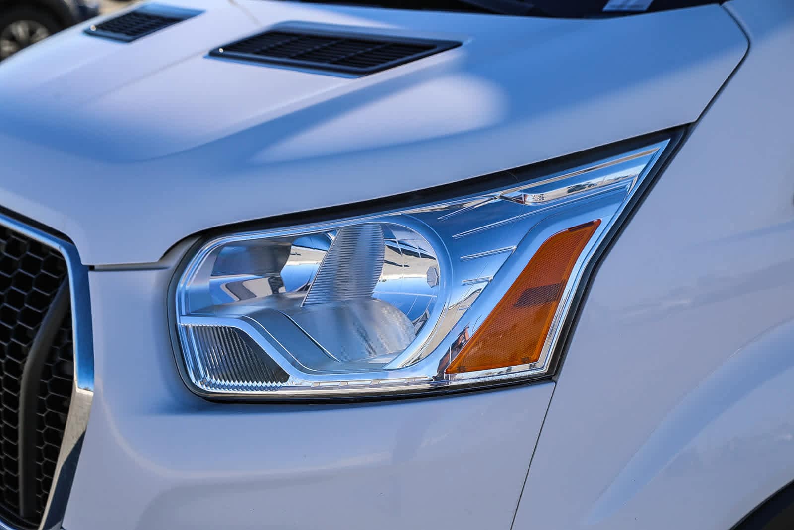 Thumbnail: 2022 Ford Transit Series - 8