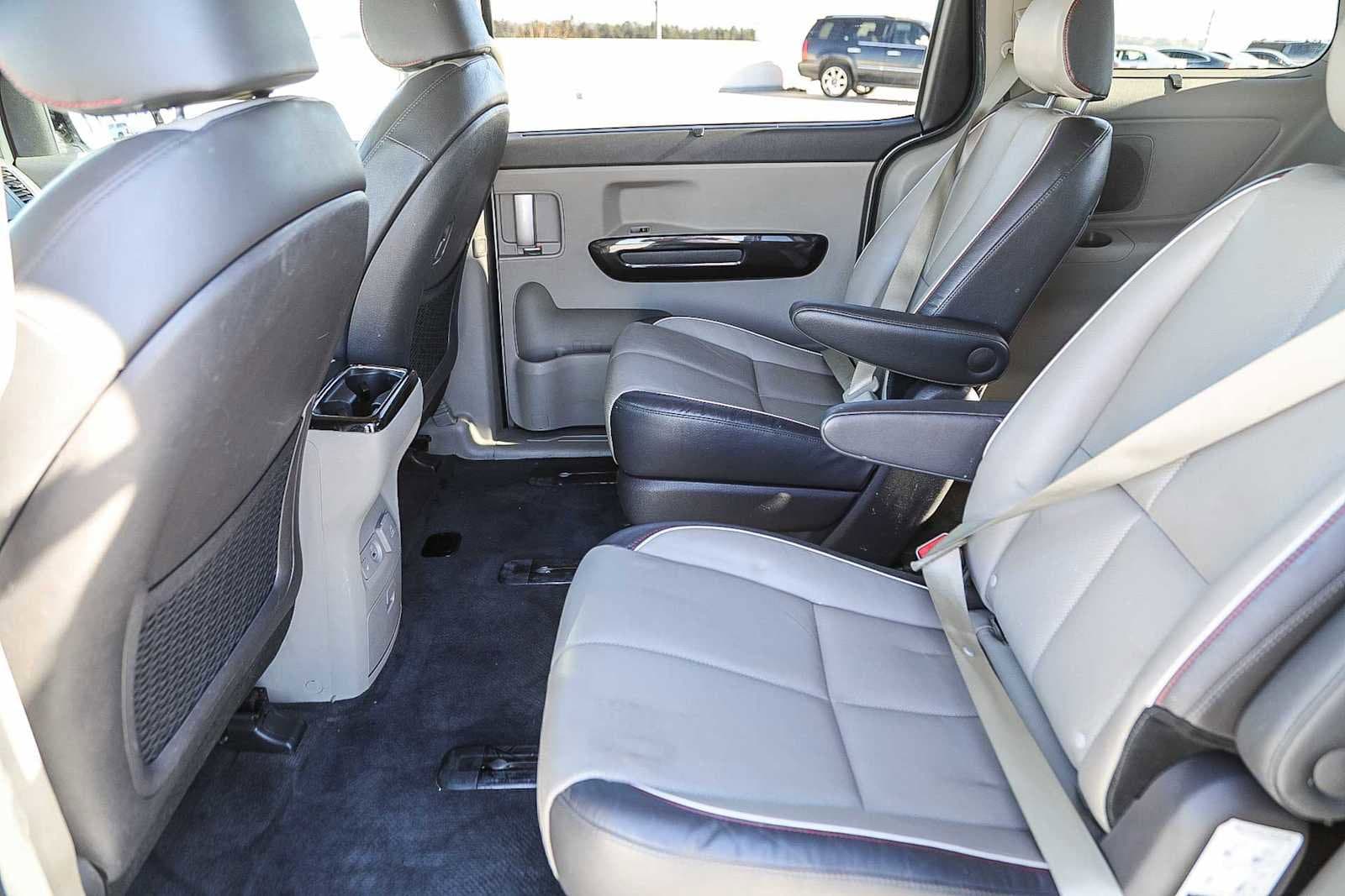 Thumbnail: 2017 Kia Sedona - 18