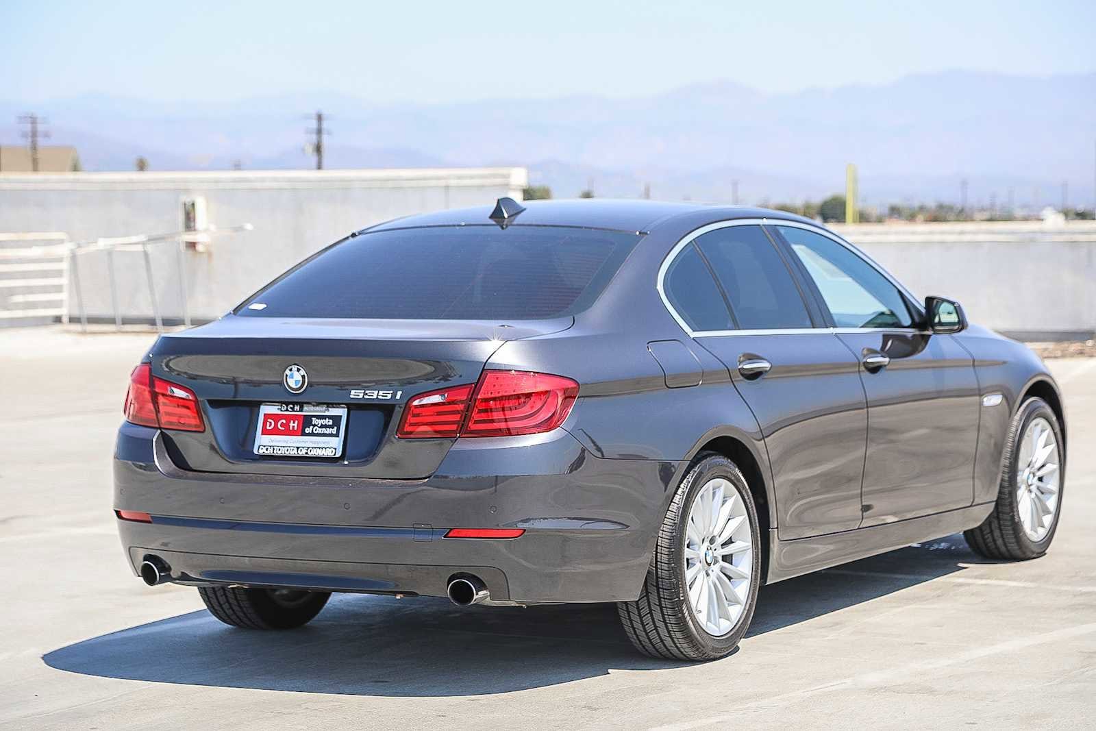 Thumbnail: 2012 BMW 5 Series - 4