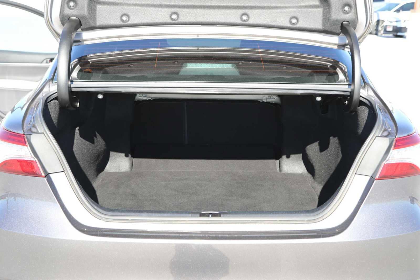 Thumbnail: 2020 Toyota Camry - 25