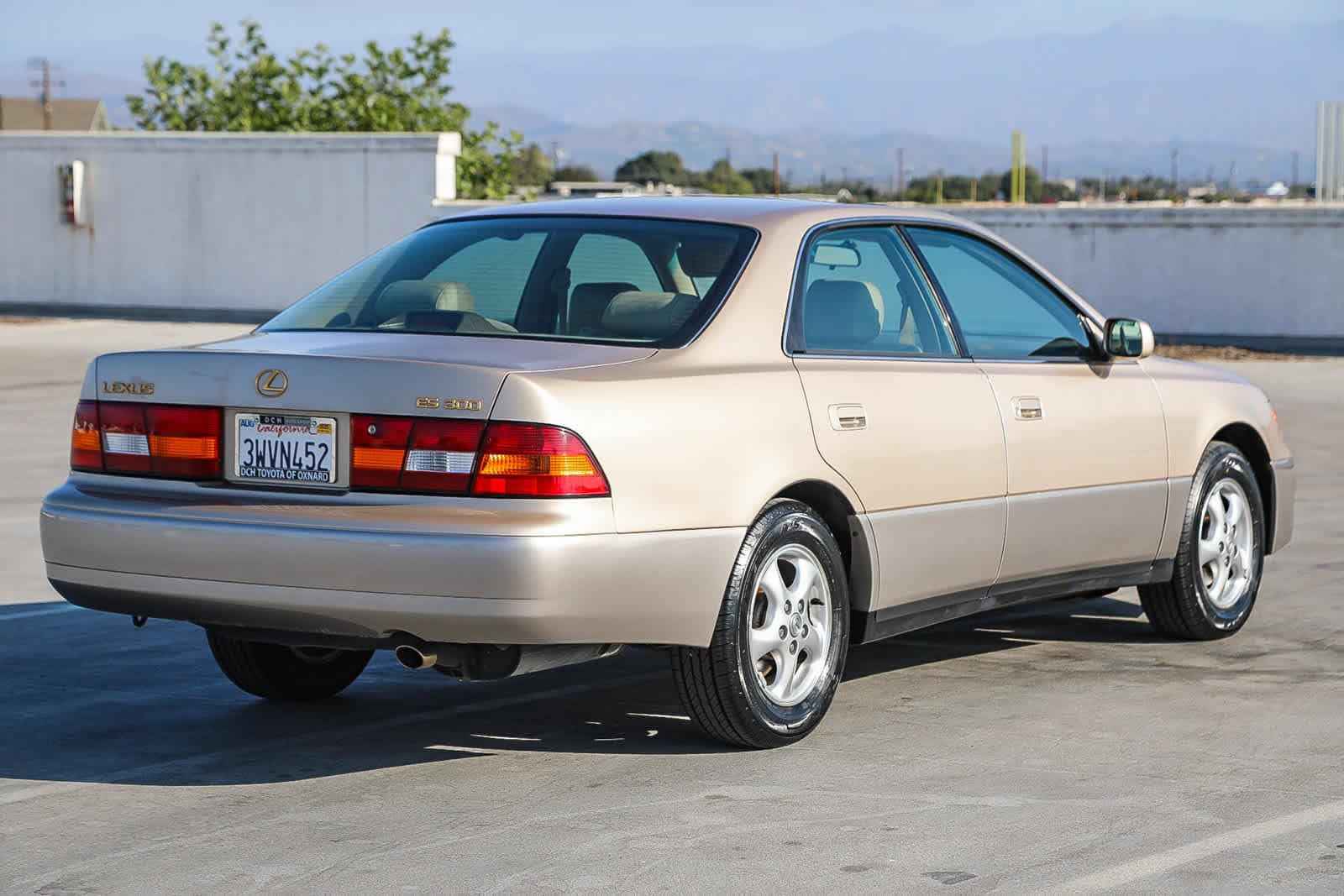 Thumbnail: 1997 Lexus ES - 4