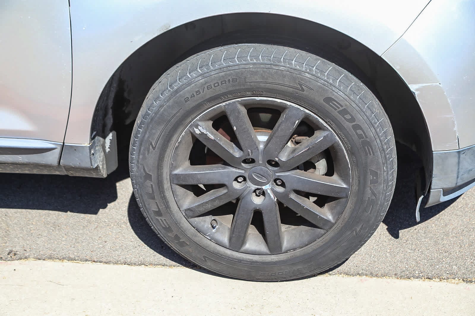 Thumbnail: 2011 Ford Edge - 14