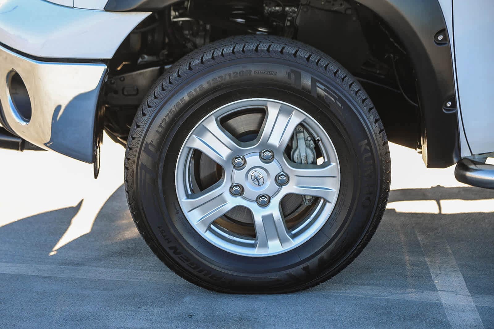 Thumbnail: 2011 Toyota Tundra - 9