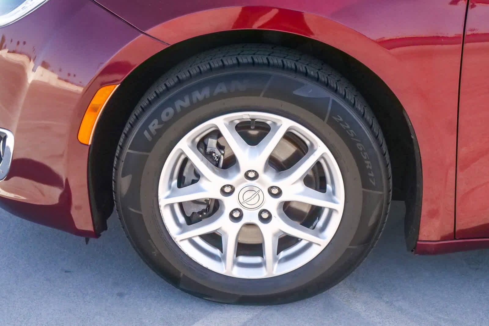 Thumbnail: 2020 Chrysler Pacifica - 6