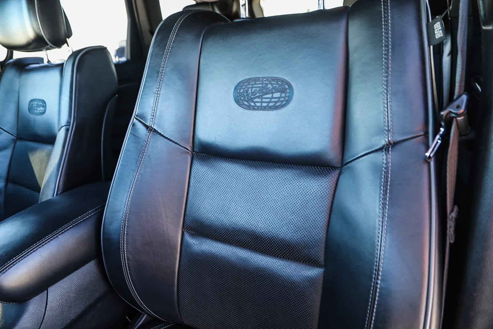 Thumbnail: 2020 Jeep Grand Cherokee - 24