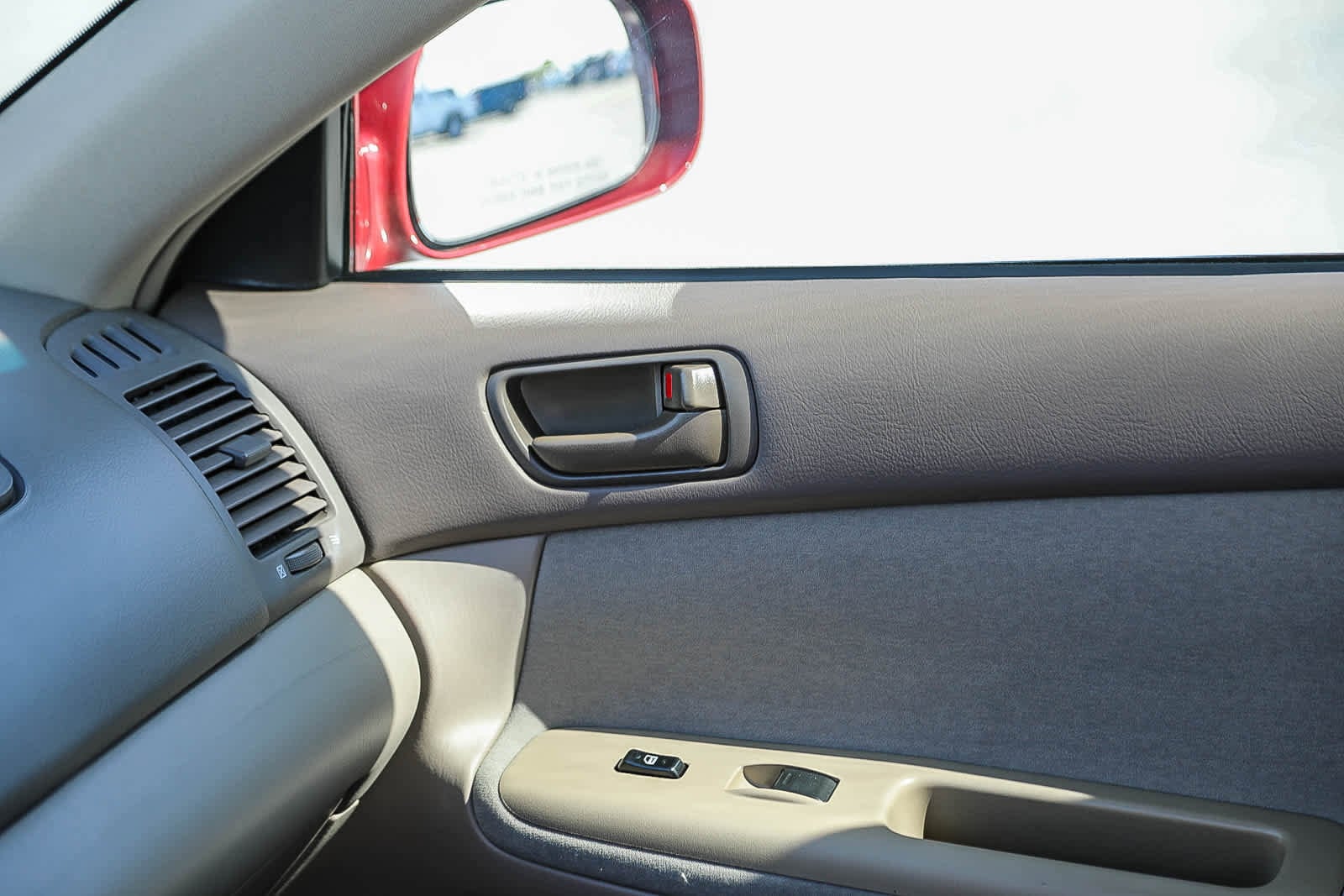 Thumbnail: 2004 Toyota Camry - 21